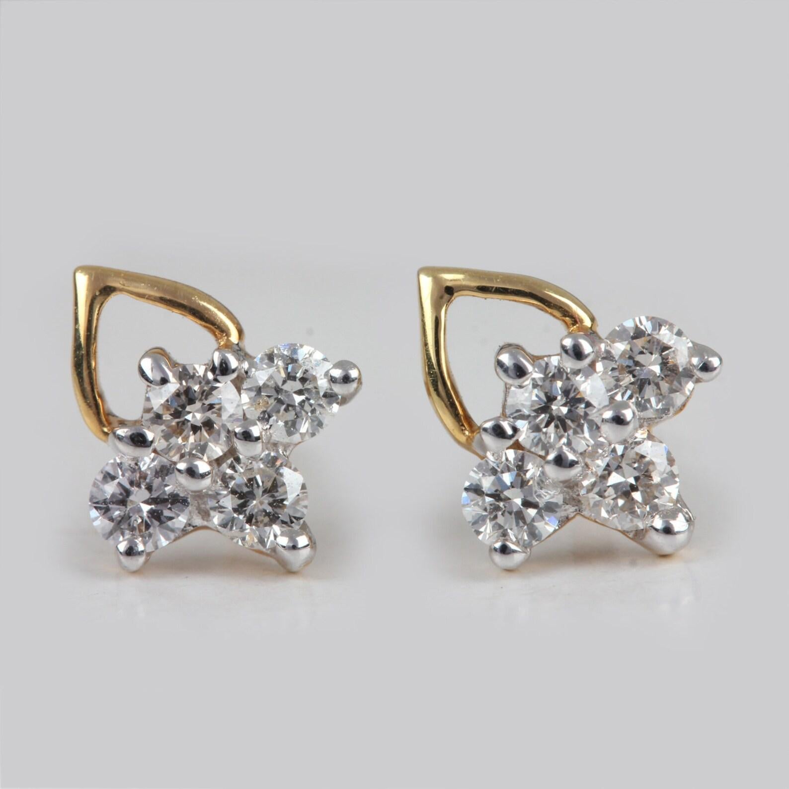 Orecchini con borchie in oro giallo 14k Nature Pave Diamond Orecchini bellissimi per le donne. In condizioni Nuovo in vendita a Chicago, IL