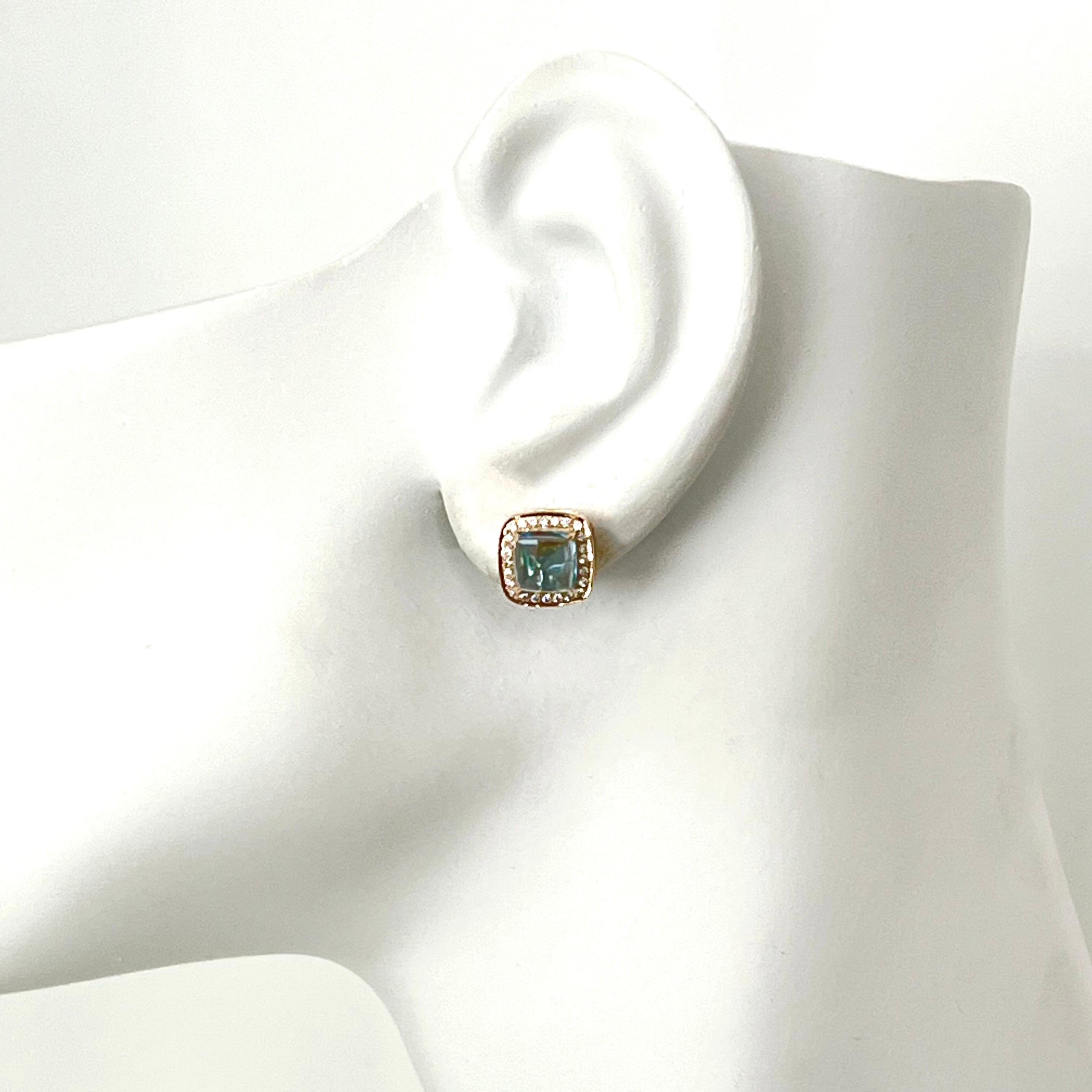 14k Yellow Gold Sugarloaf Swiss Blue Topaz and Diamond Stud Earrings In New Condition For Sale In Los Angeles, CA