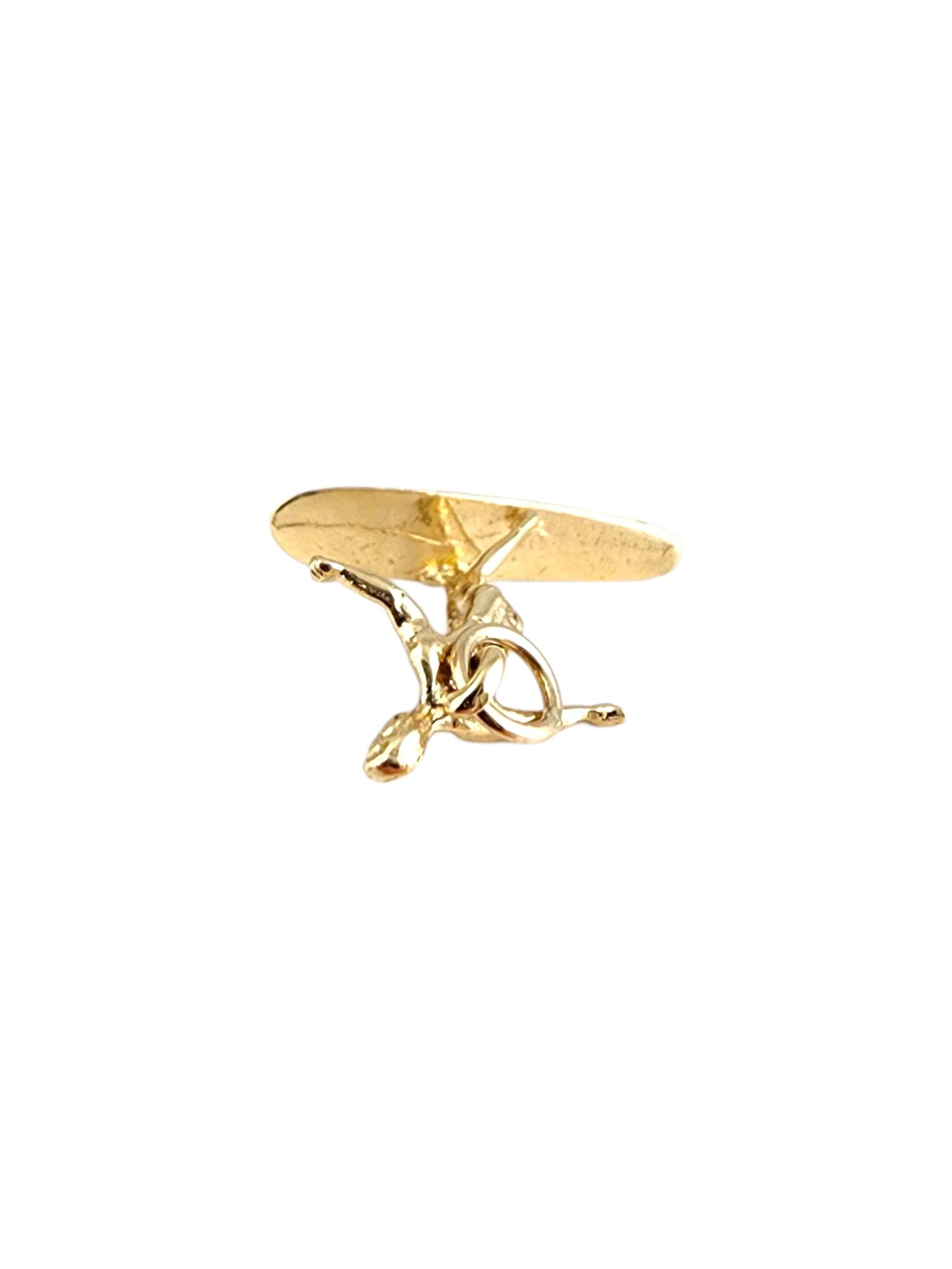 14K Yellow Gold Surfer Charm #22513 In Good Condition For Sale In Washington Depot, CT
