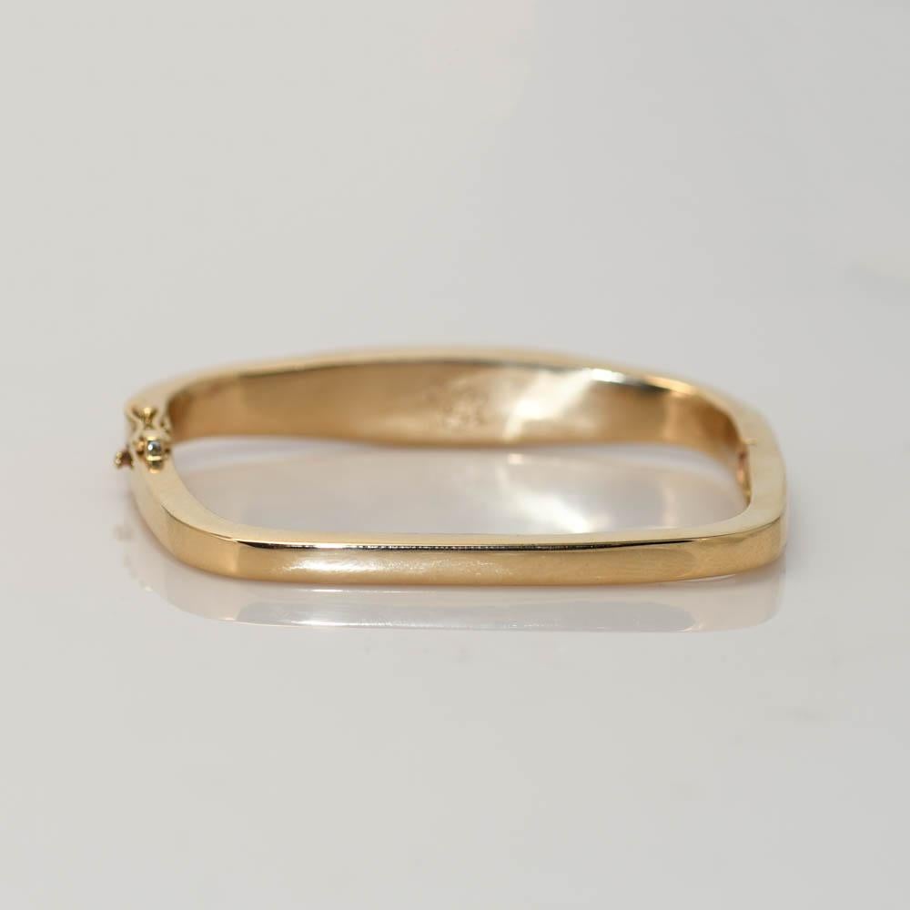 Women's or Men's 14K Yellow Gold Synthetic Opal & Onyx Bangle Bracelet 26.5g For Sale