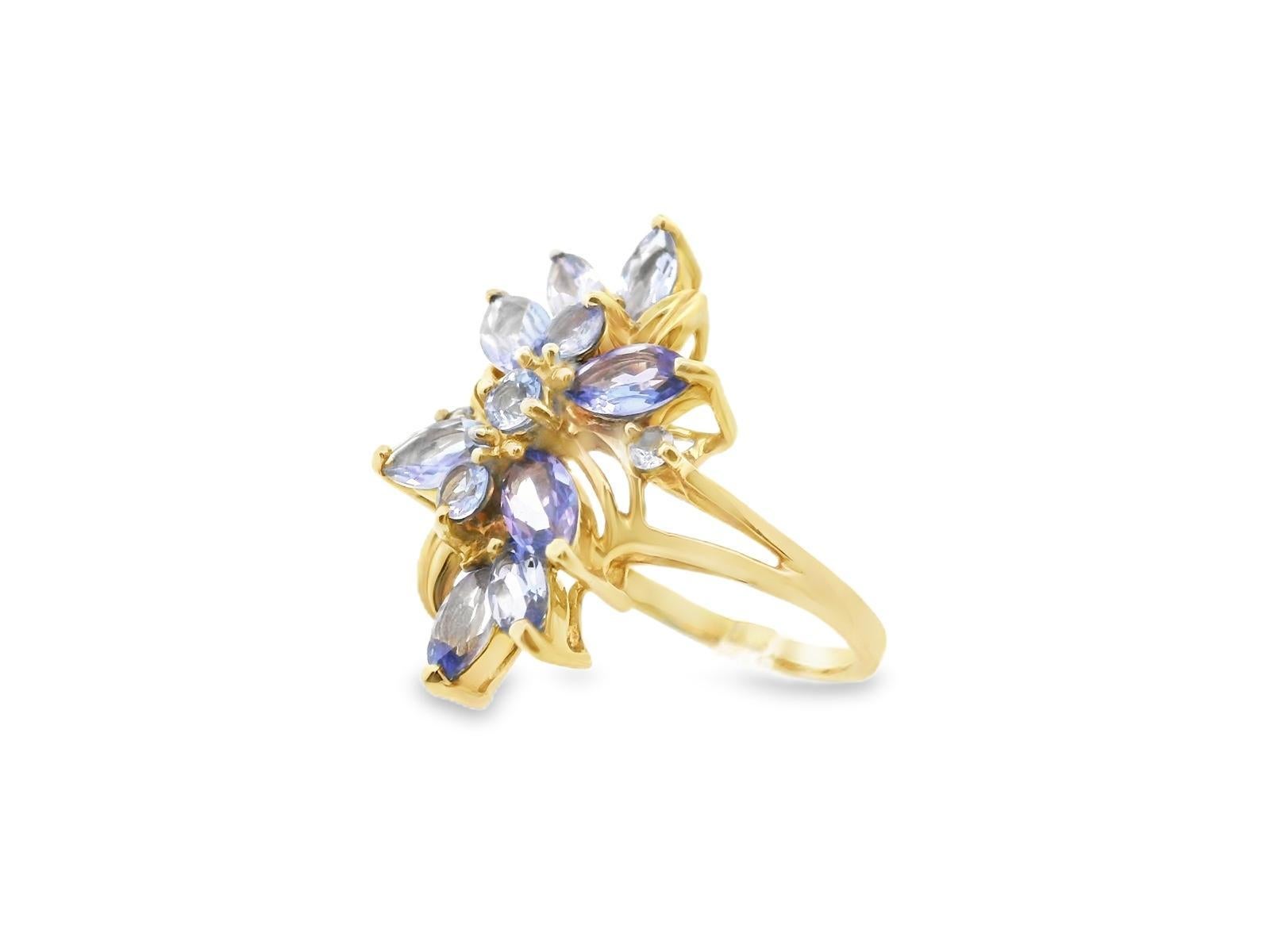 14k Gelbgold Tansanit Cluster-Ring im Zustand „Gut“ im Angebot in Lexington, KY