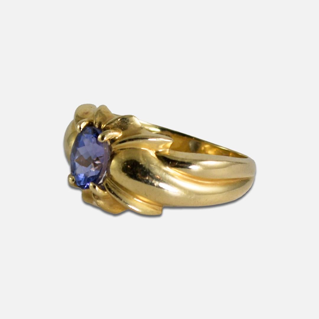 Women's or Men's 14K Yellow Gold Tanzanite Ring 3.5g For Sale