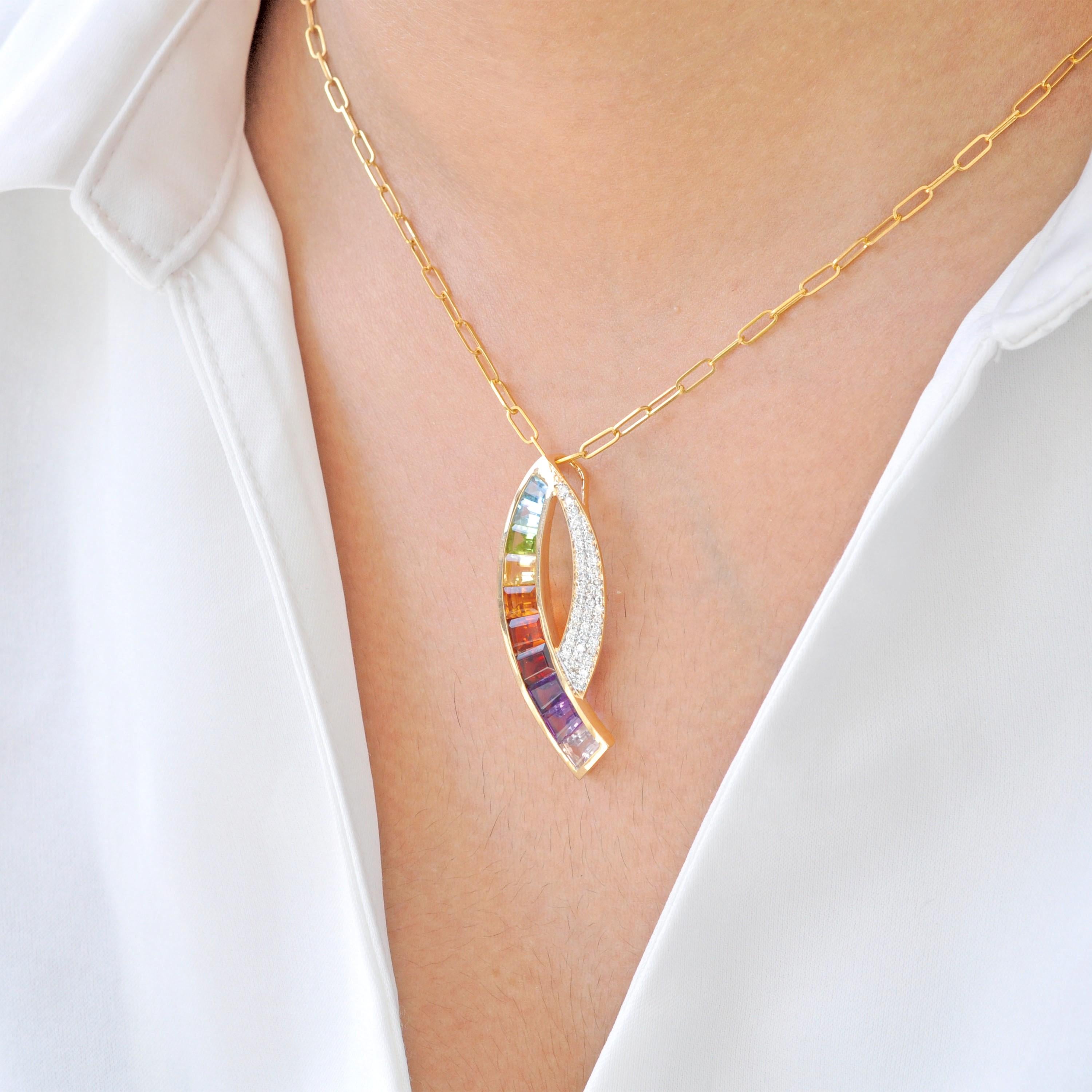 Ciondolo a forma di cono in oro giallo 14K con gemme arcobaleno e diamanti, con una curva moderna. in vendita 5