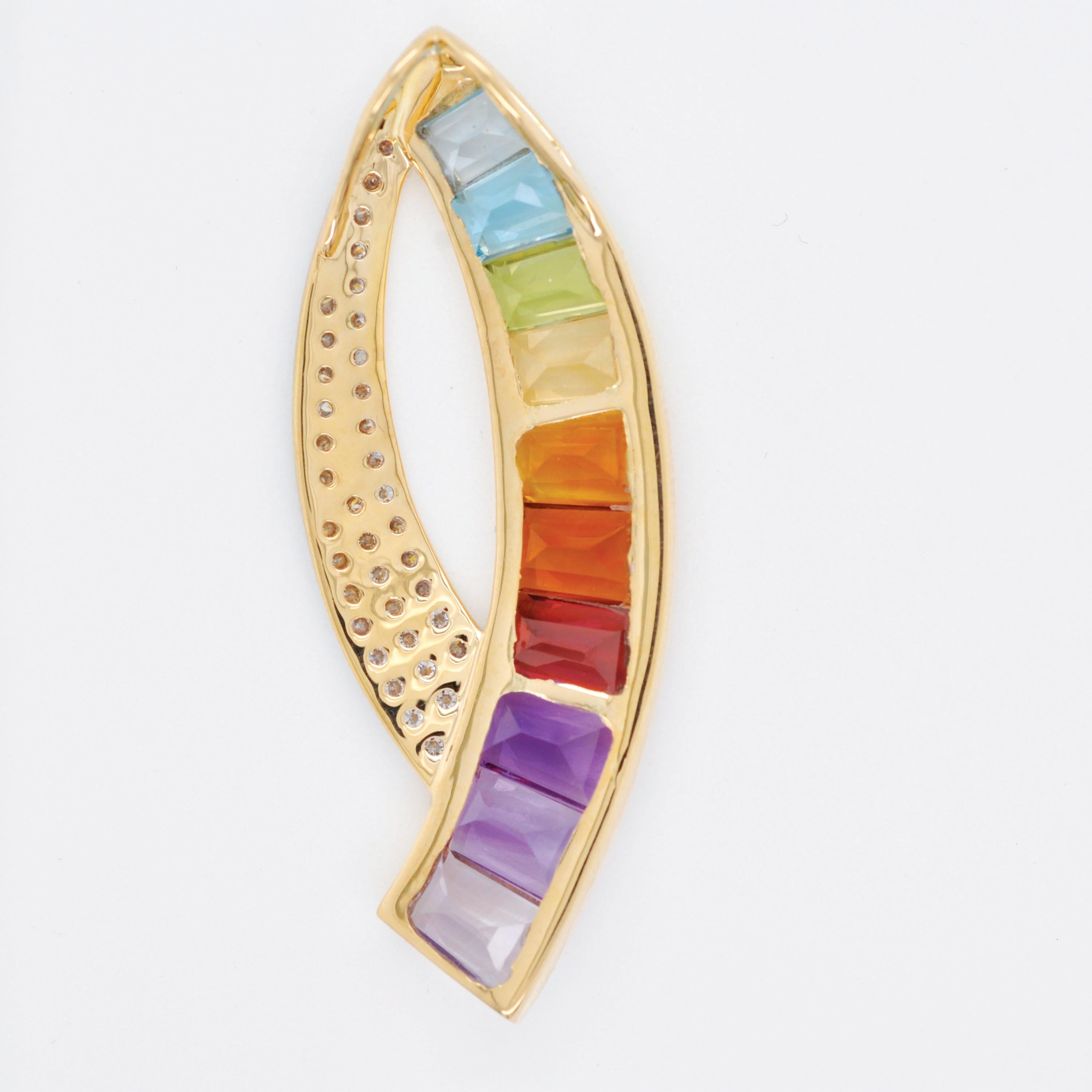 Donna Ciondolo a forma di cono in oro giallo 14K con gemme arcobaleno e diamanti, con una curva moderna. in vendita