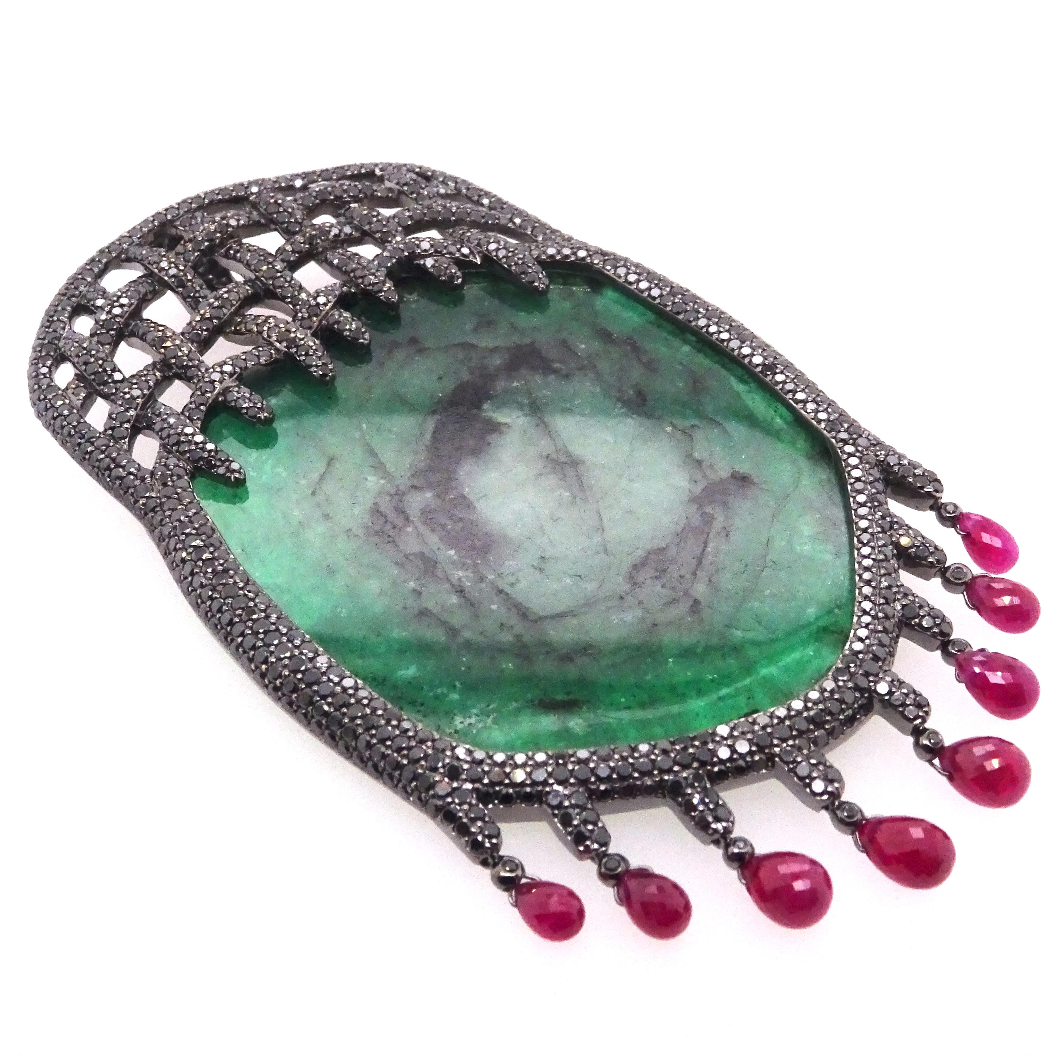 Pure Venom collection by VOTIVE.

Enter the mesmerizing world of VOTIVE's Pure Venom collection, featuring an exquisite blend of emerald, black diamonds, rubies, and 14K yellow gold. The captivating narrative of the Tender Trap Pendant unfolds, as