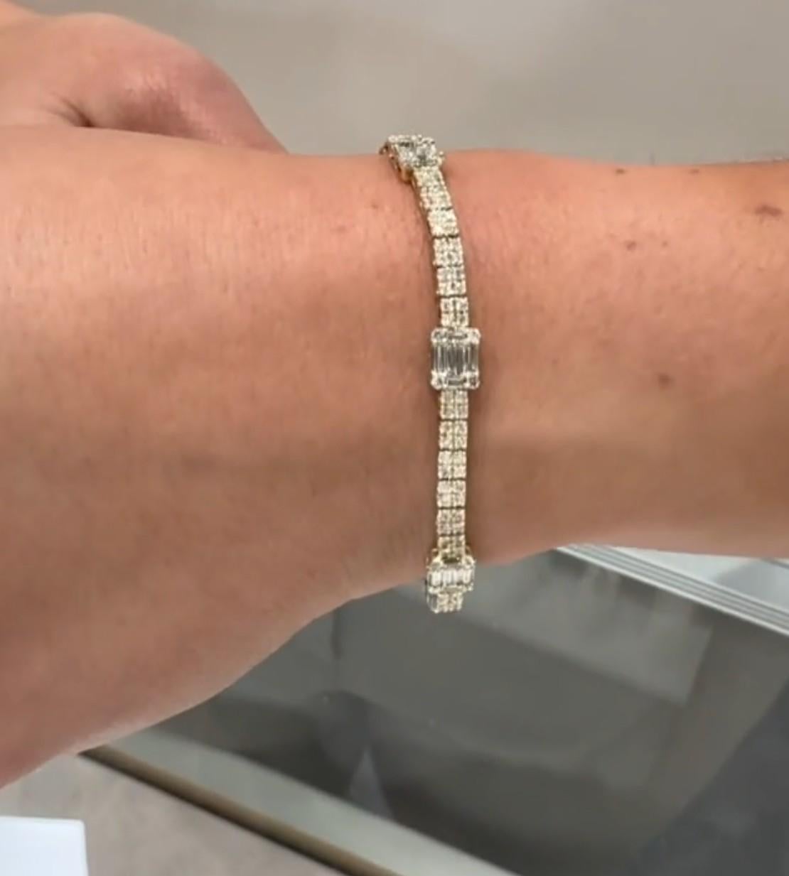 Pulsera de Tenis de Oro Amarillo de 14 K 1,19 qt Baguette y 2,15 qt Diamante Redondo en venta 1