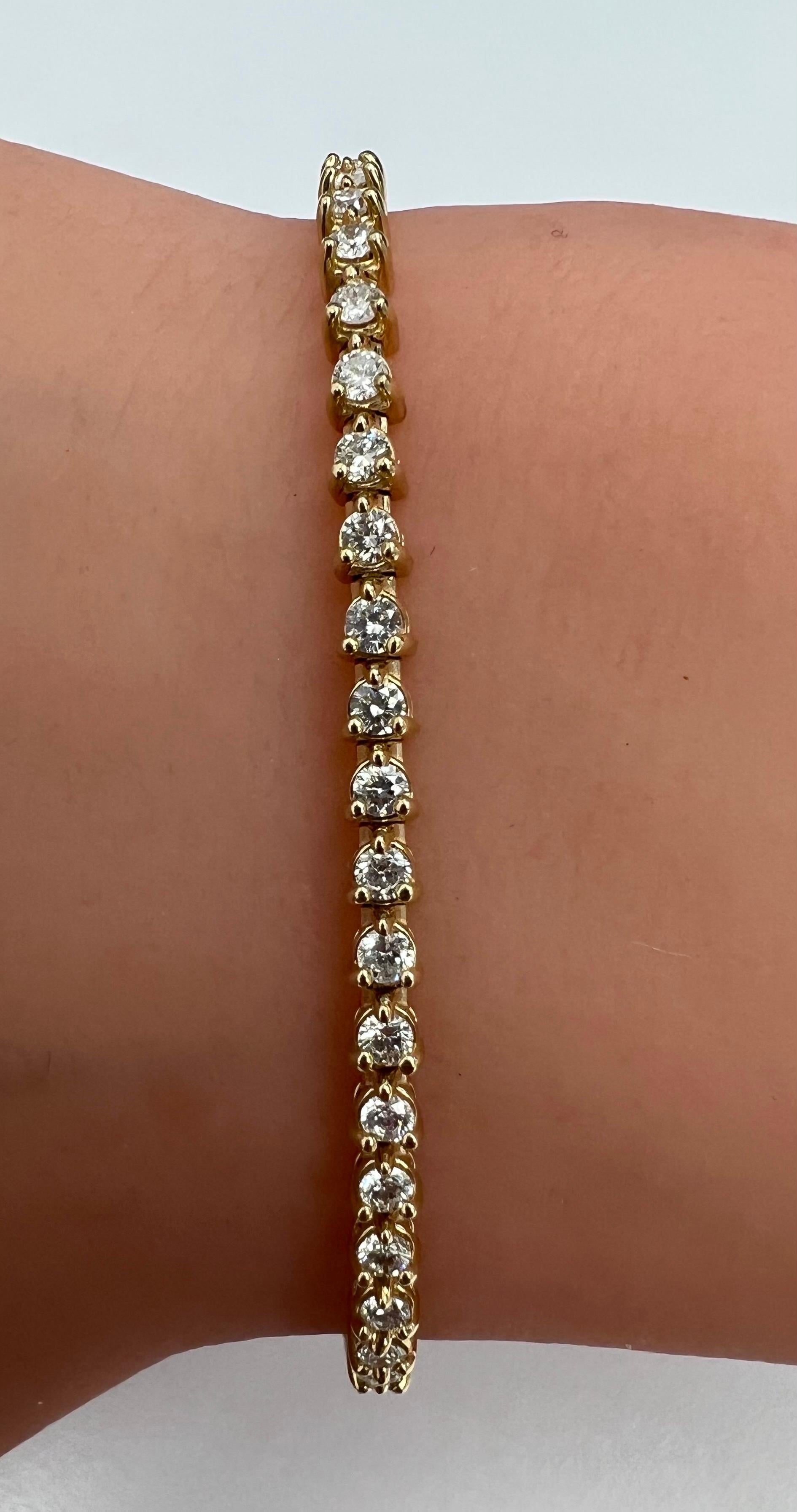 14K Yellow Gold Tennis Bracelet, 2.10 CT of Natural Full Cut Diamonds, 3 prongs In New Condition For Sale In Great Neck, NY