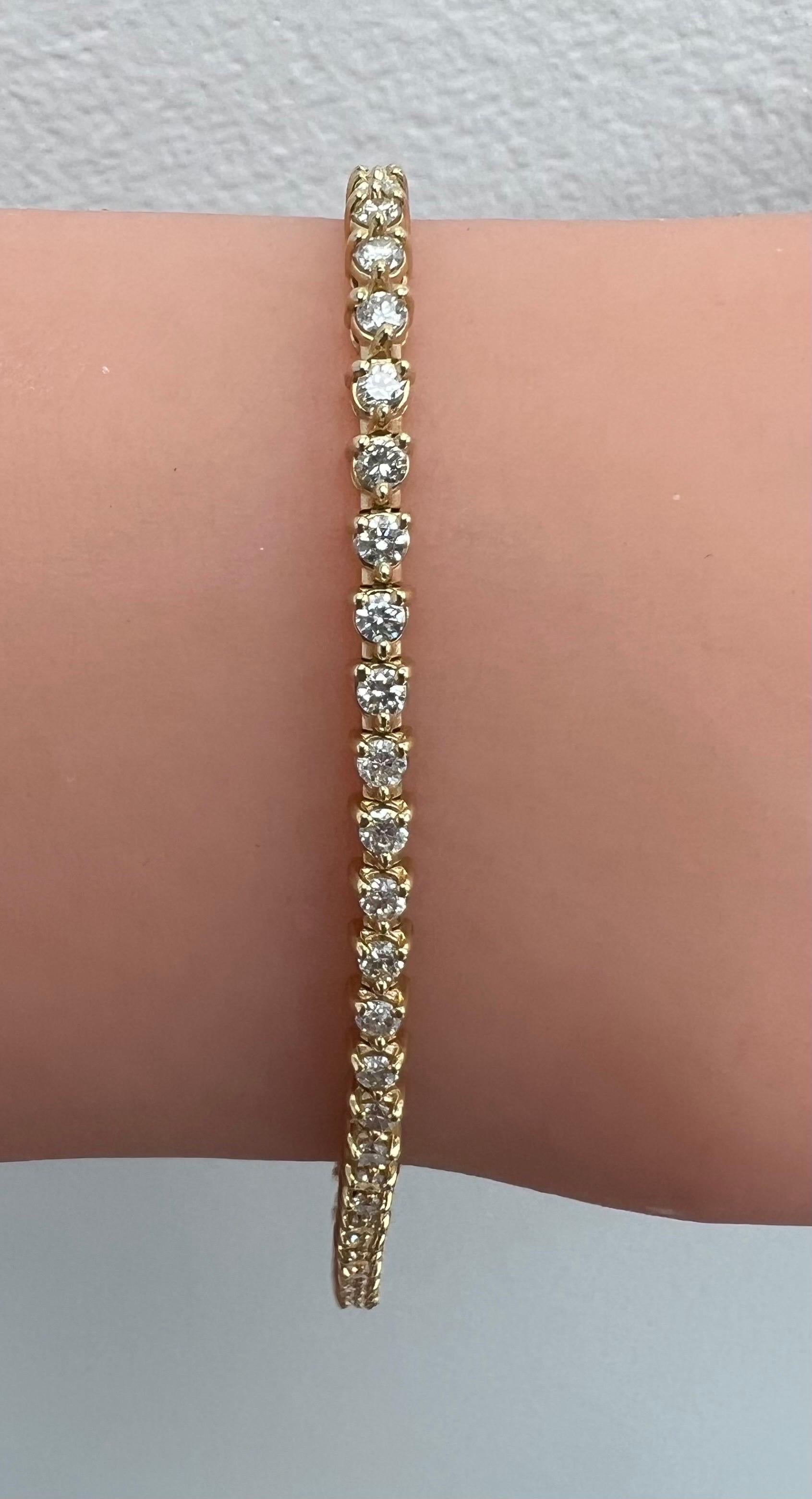 Women's or Men's 14K Yellow Gold Tennis Bracelet, 2.10 CT of Natural Full Cut Diamonds, 3 prongs For Sale