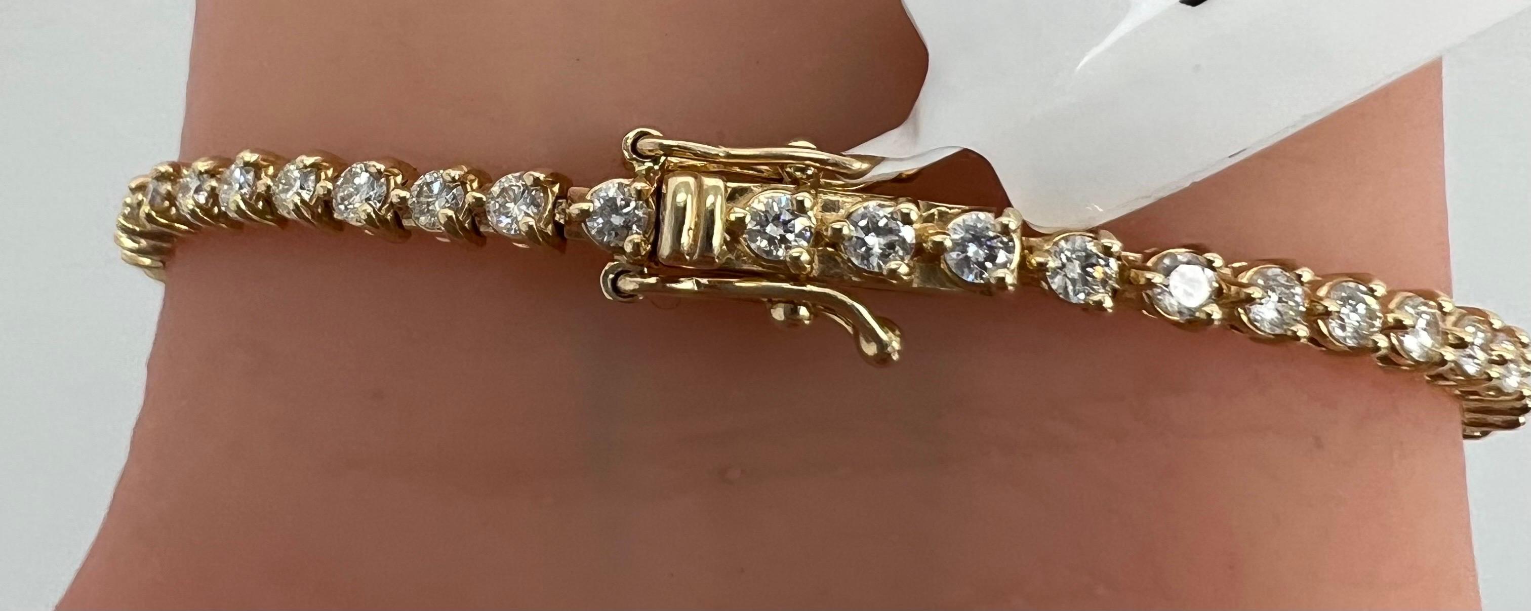 14K Yellow Gold Tennis Bracelet, 2.10 CT of Natural Full Cut Diamonds, 3 prongs For Sale 2