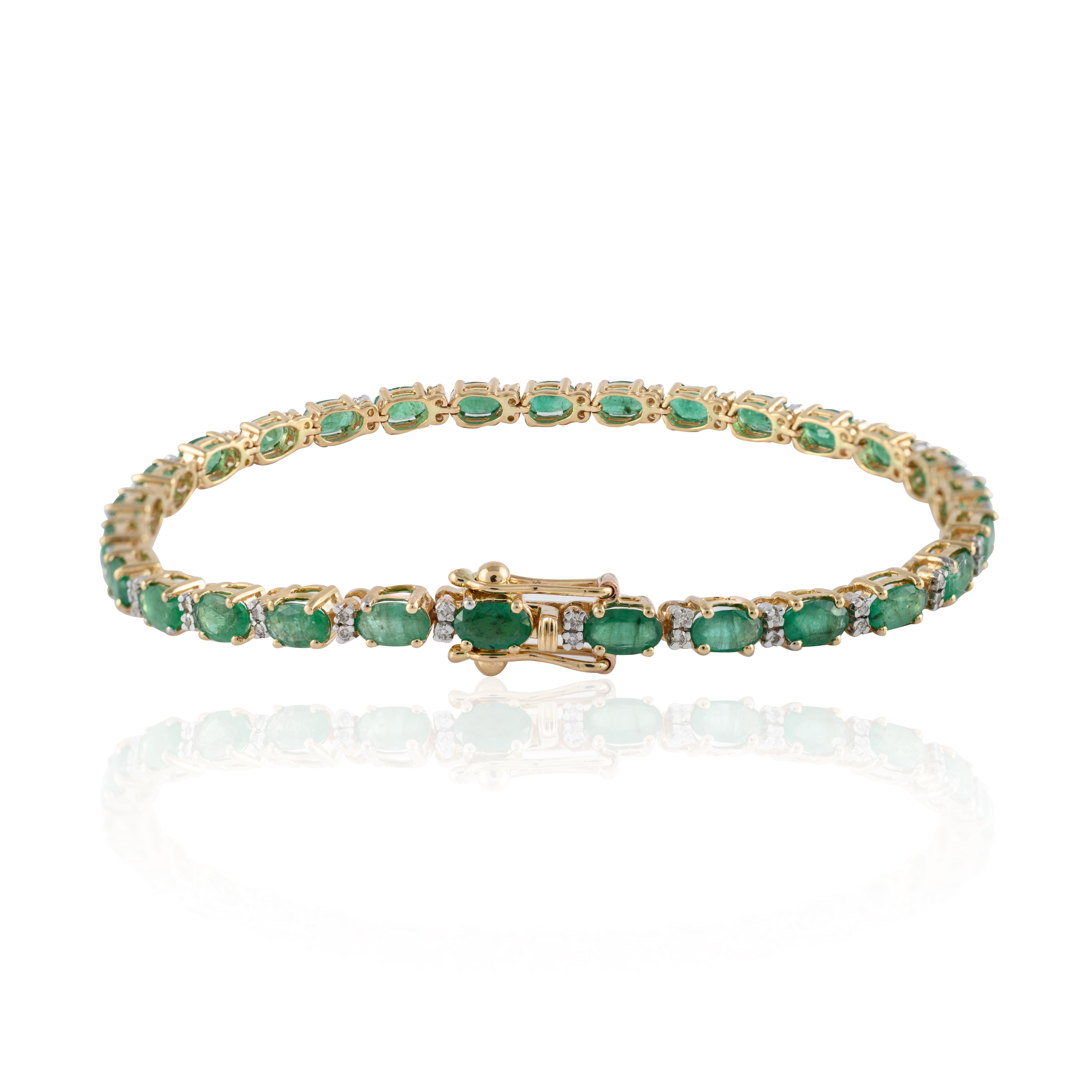 Art Deco 14k Yellow Gold Tennis Bracelet Featuring 6.01 Carat Emerald with Diamonds For Sale