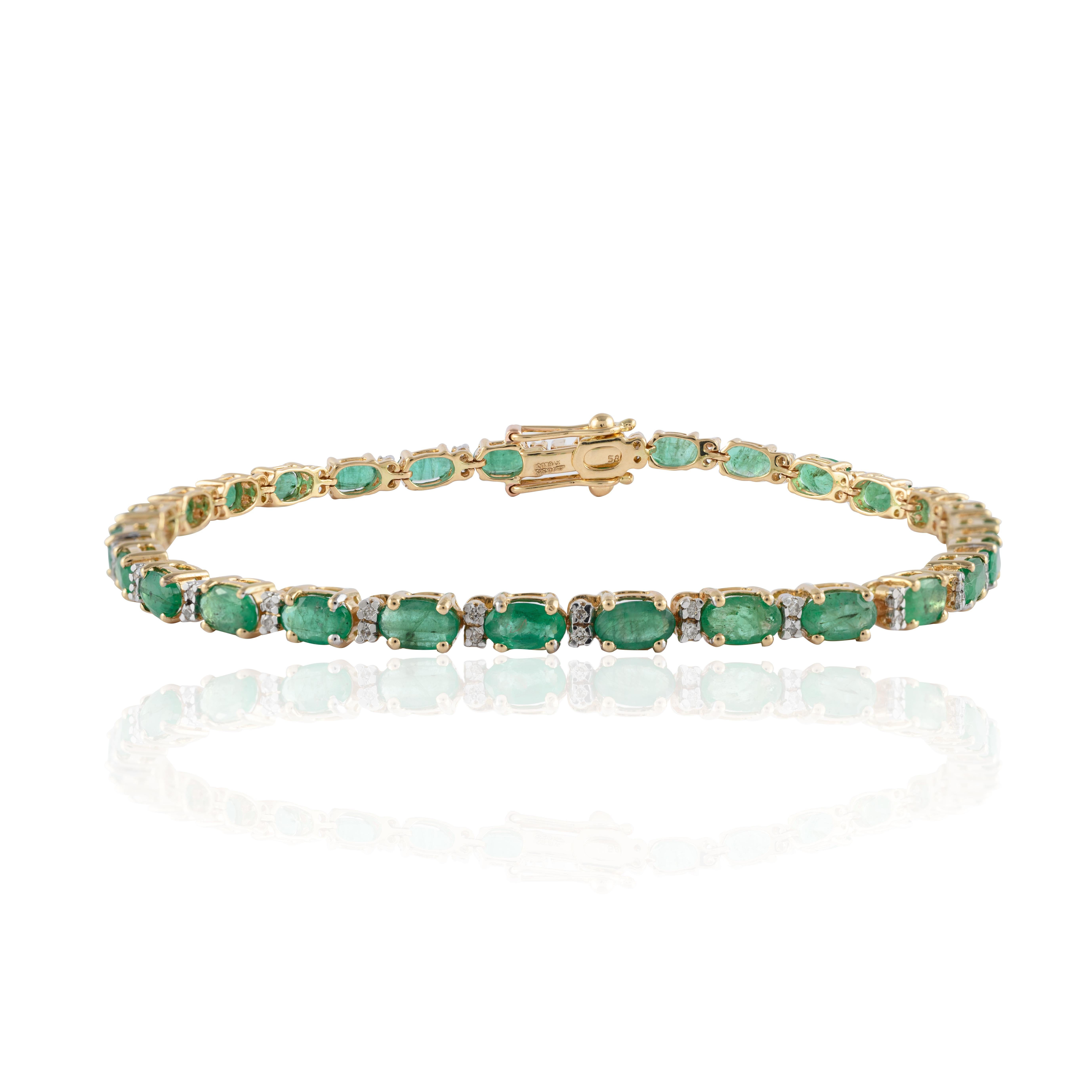 Oval Cut 14k Yellow Gold Tennis Bracelet Featuring 6.01 Carat Emerald with Diamonds For Sale
