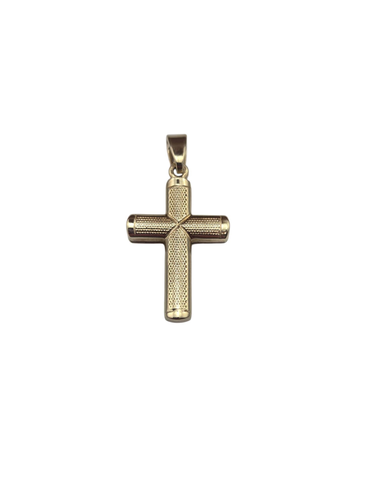 Pendentif croix texturée en or jaune 14K #24872 en vente