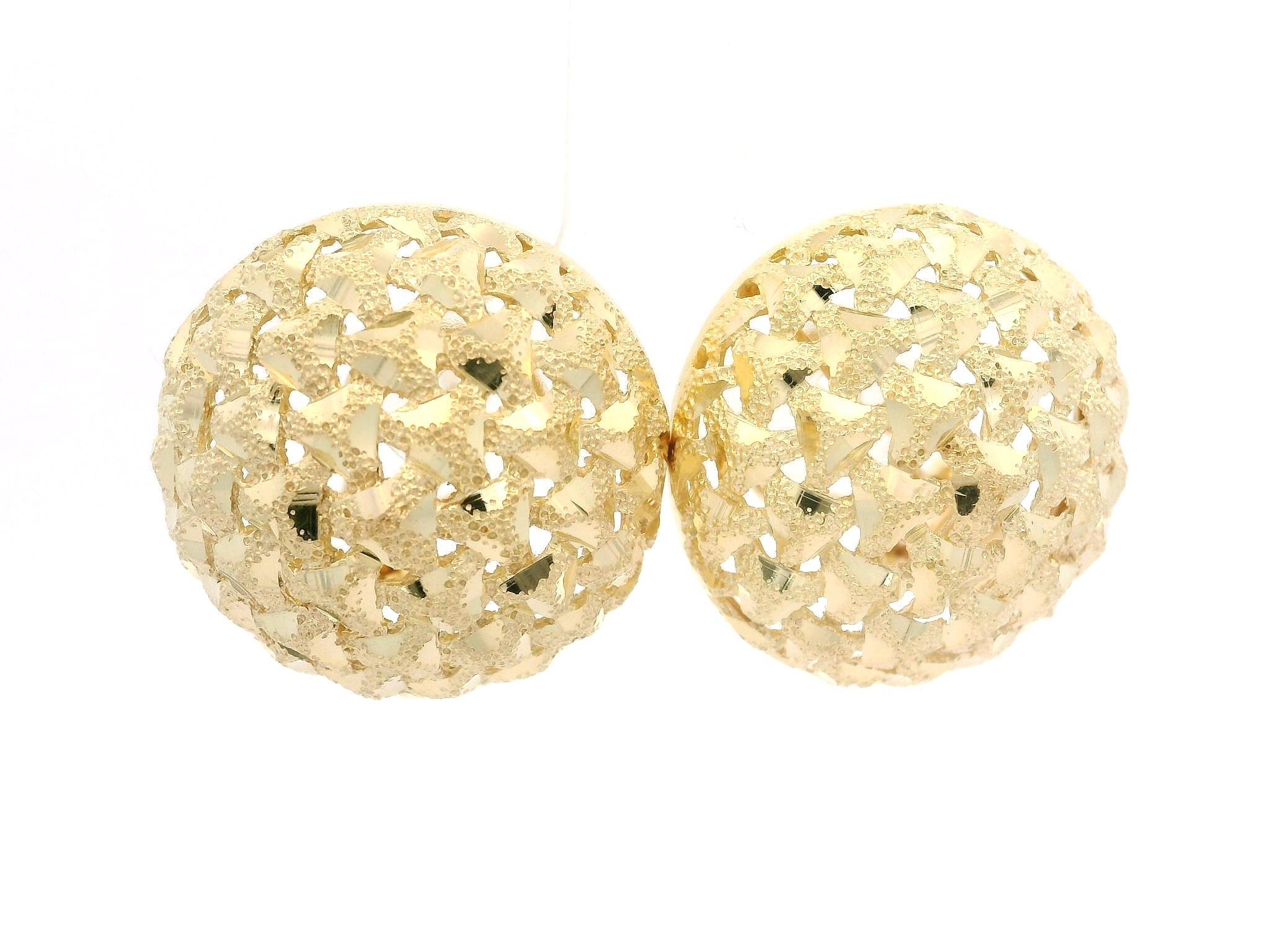 14k Yellow Gold Textured Diamond Cut Open Work Button Omega Earrings im Angebot 1