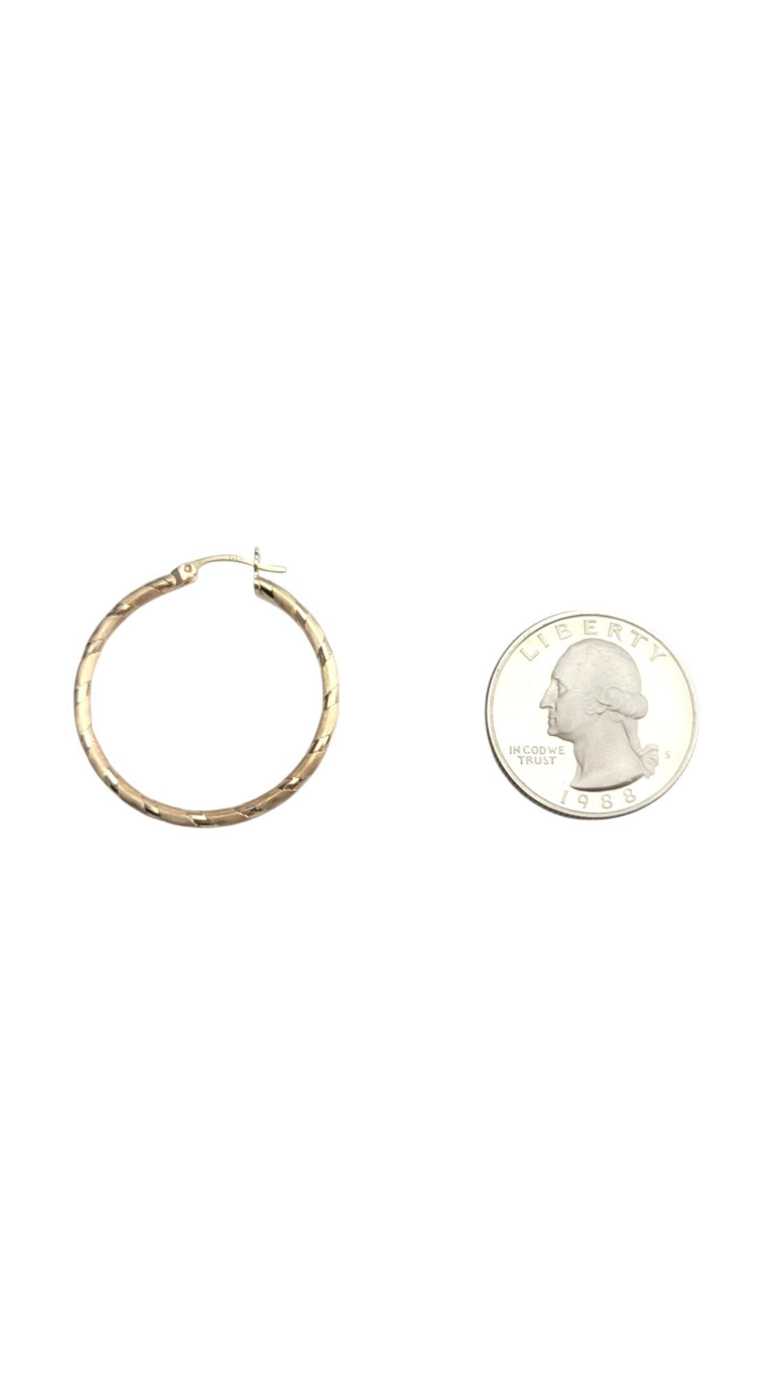 14K Yellow Gold Textured Hoop Earrings #21092 For Sale 1