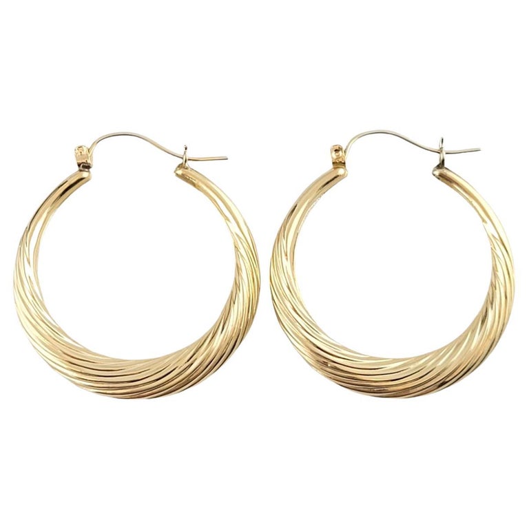 14k Yellow Gold Textured Hoop Earrings For Sale at 1stDibs