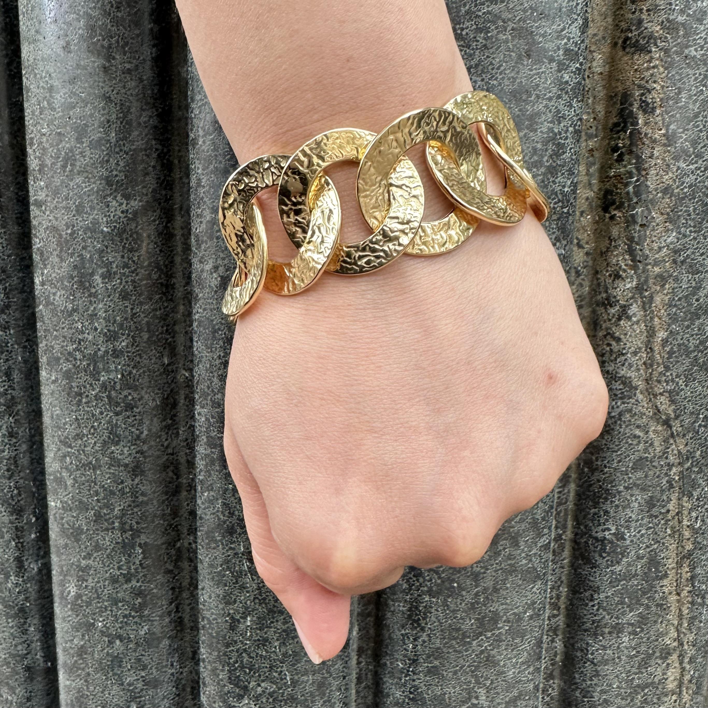 14k Gelbgold texturiert große runde Scheibe Link Armband w / Toggle Clasp im Angebot 5
