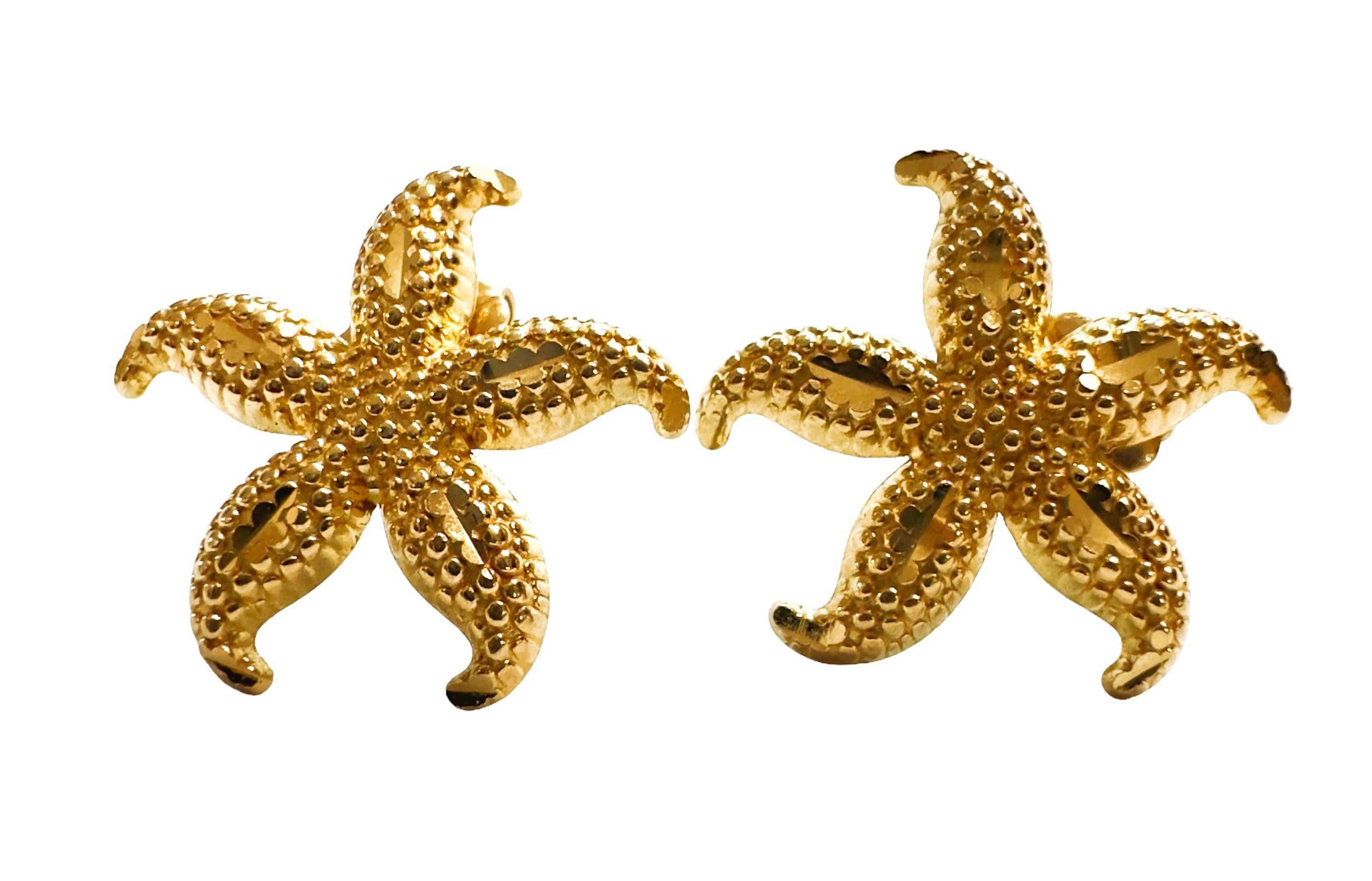 14k Yellow Gold Textured & Lasered Starfish Post Earrings 2.92 Grams For Sale 1