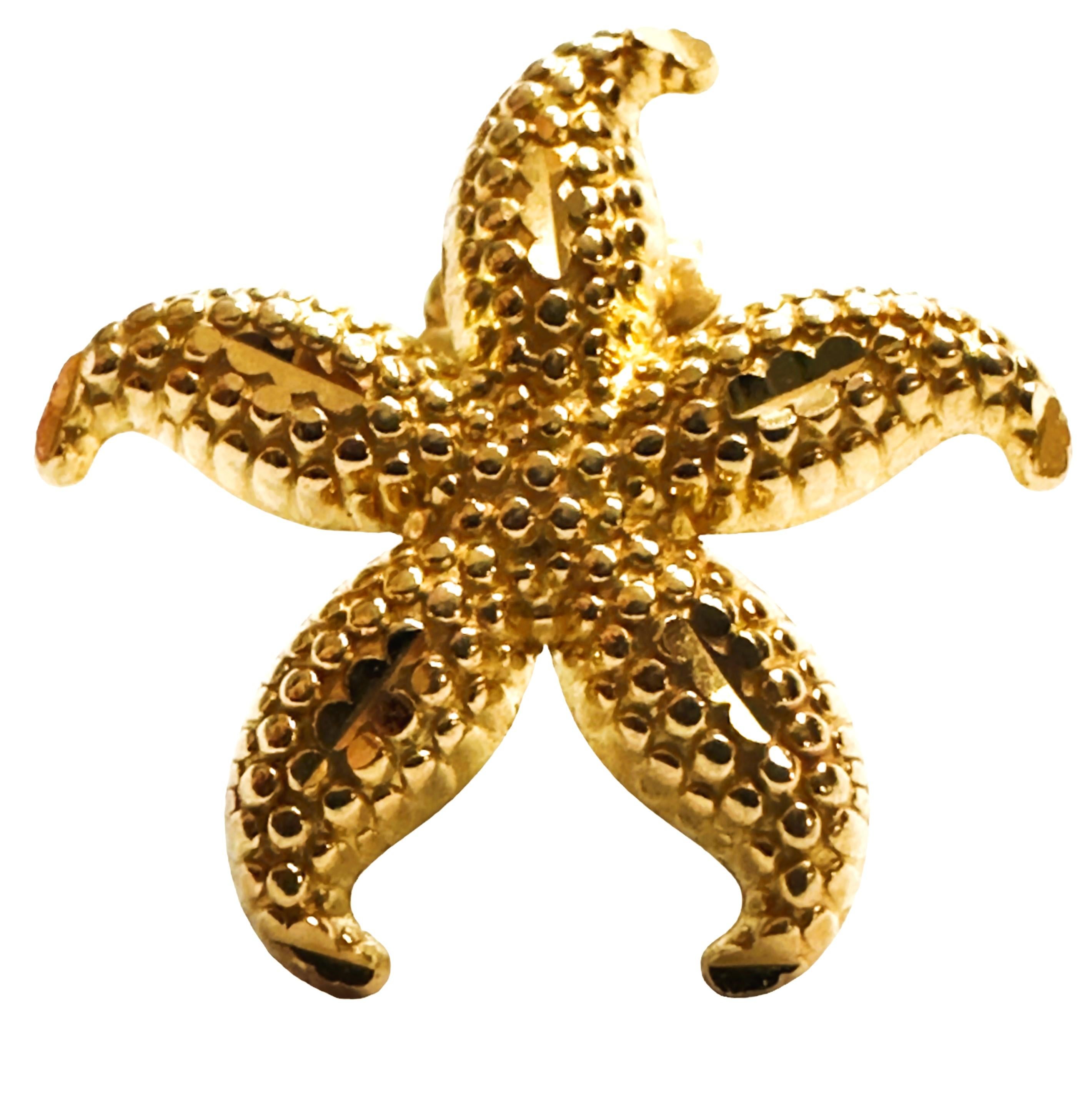 14k Yellow Gold Textured & Lasered Starfish Post Earrings 2.92 Grams For Sale 2