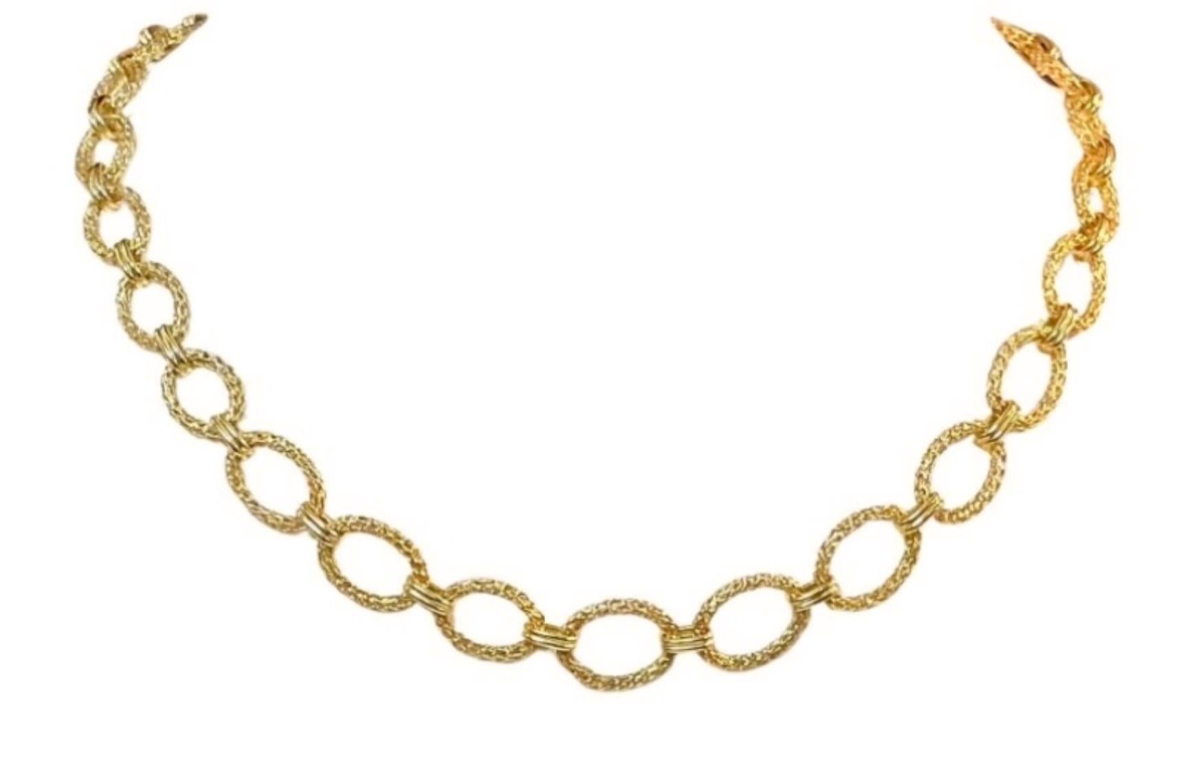 14K Yellow Gold Textured Oval Link Necklace For Sale 3