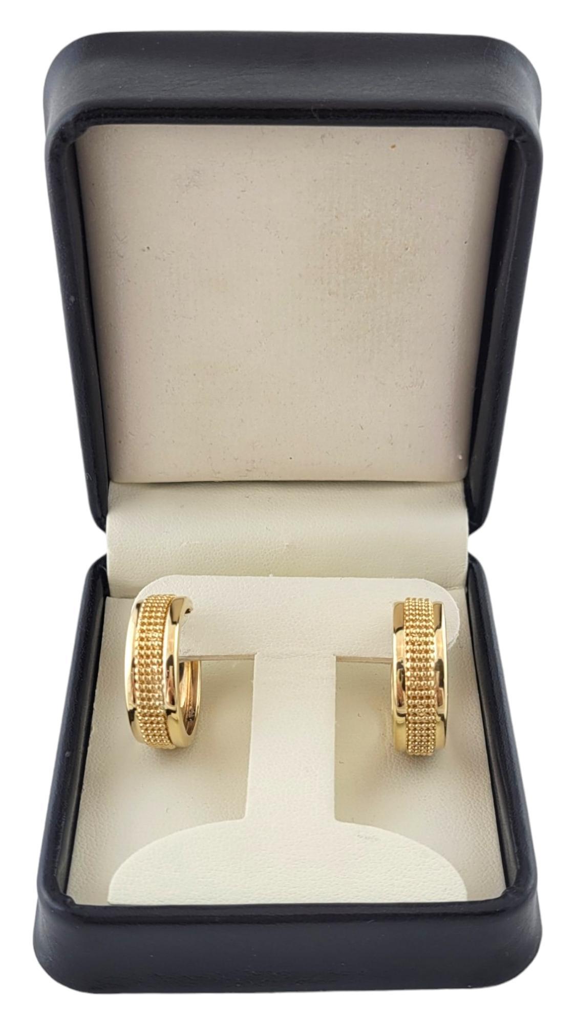Pendientes de aro ancho con textura de oro amarillo de 14 quilates #22398 en venta 2