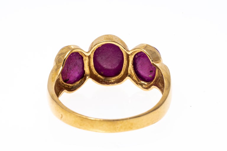 14K Yellow Gold Three Stone Bezel Set Ruby Cabchon Ring For Sale at 1stDibs