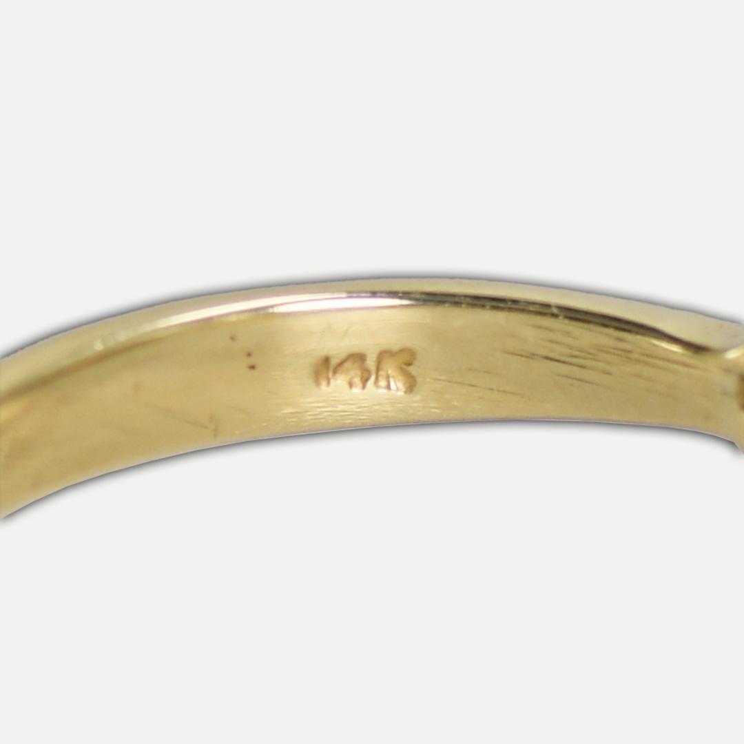 14K Yellow Gold Three-Stone Diamond Ring 0.55 ct For Sale 1