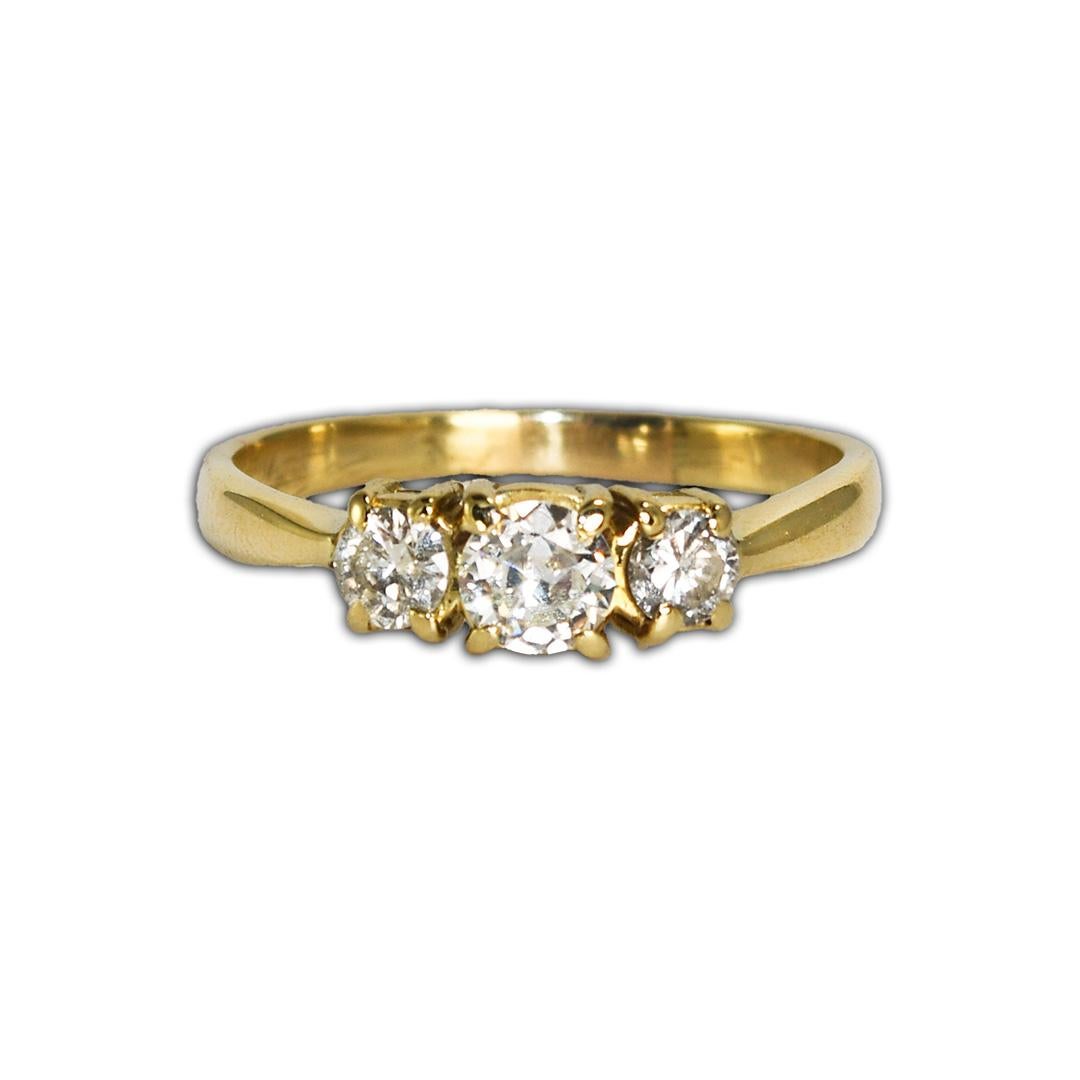 14K Yellow Gold Three-Stone Diamond Ring 0.55 ct For Sale