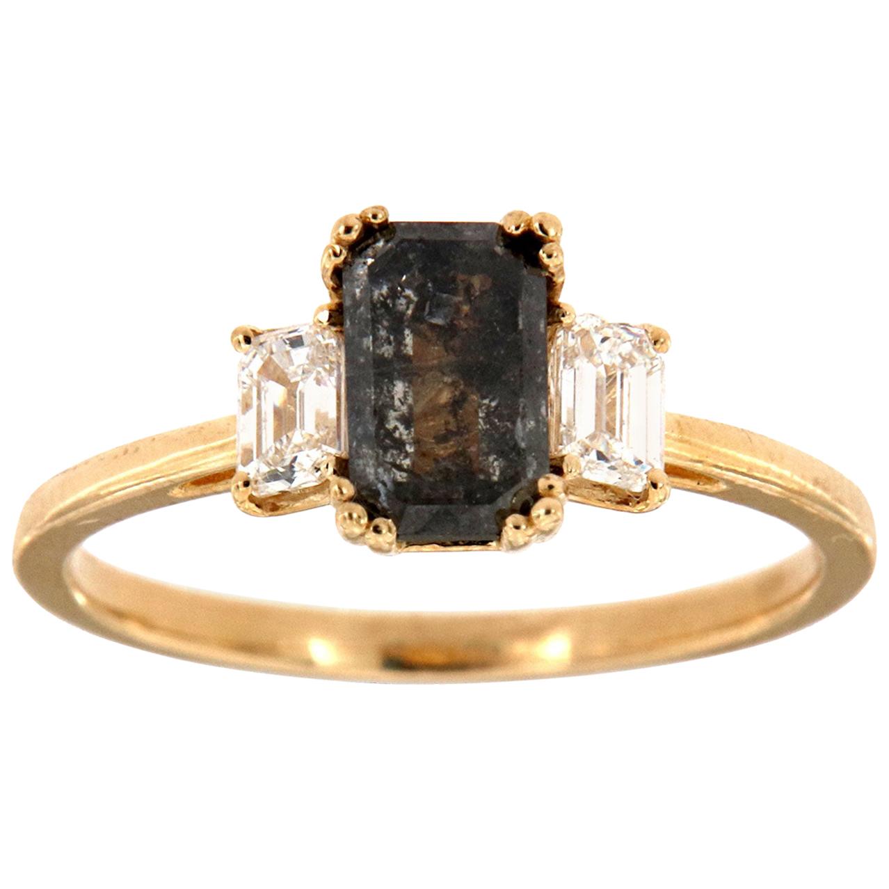 14K Yellow Gold Three-Stone Emerald Salt & Pepper Diamond Ring Center:0.88 Carat For Sale