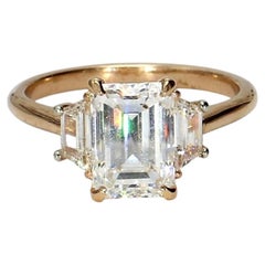 14k Yellow Gold Three-stone Ring Emerald-Cut Center Diamond & Sides - Size 5.75