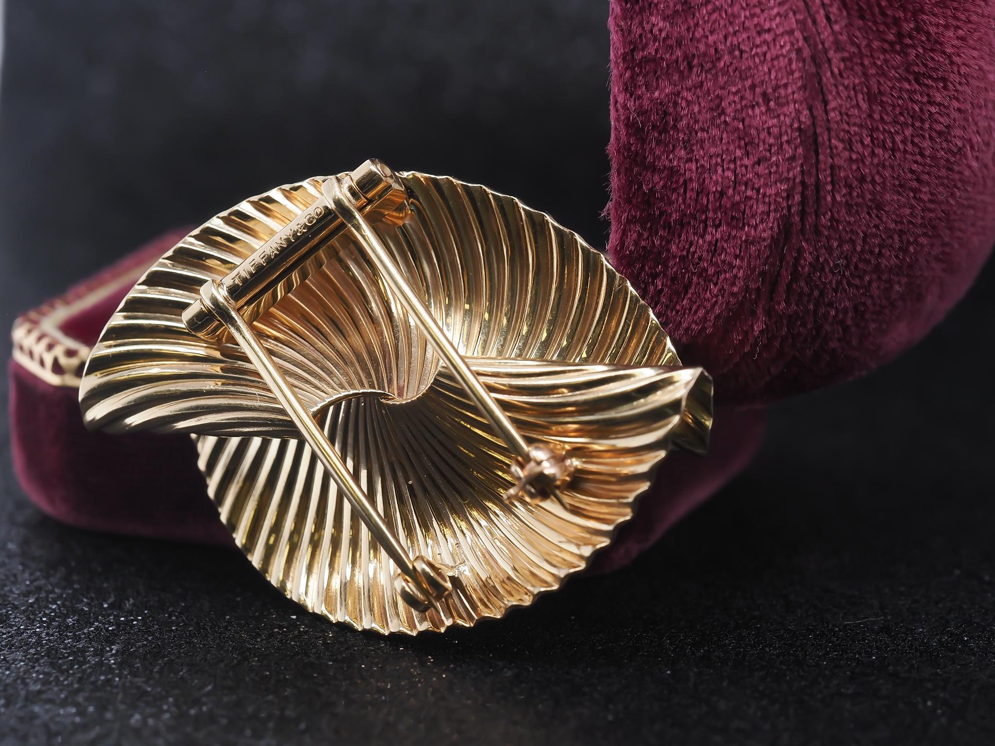 Women's 14K Yellow Gold Tiffany & Co. by George Schuler Swirl Brooch For Sale