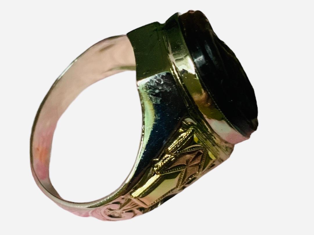 14K Yellow Gold Tiger Eye Cameo Ring In Good Condition For Sale In Guaynabo, PR