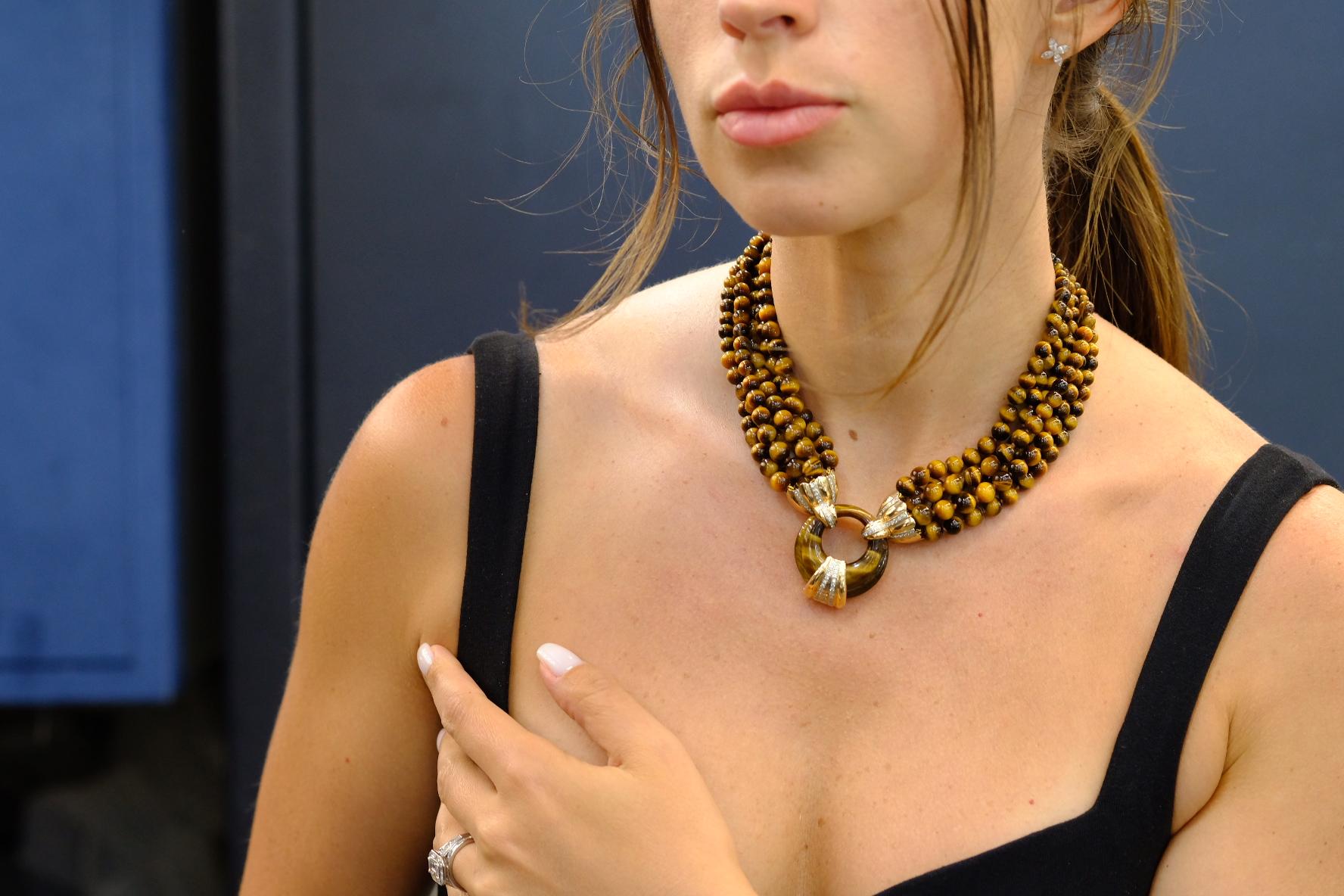 14K Gelbgold Tigerauge Mehrreihige Perlen-Diamant-Halskette im Angebot 1