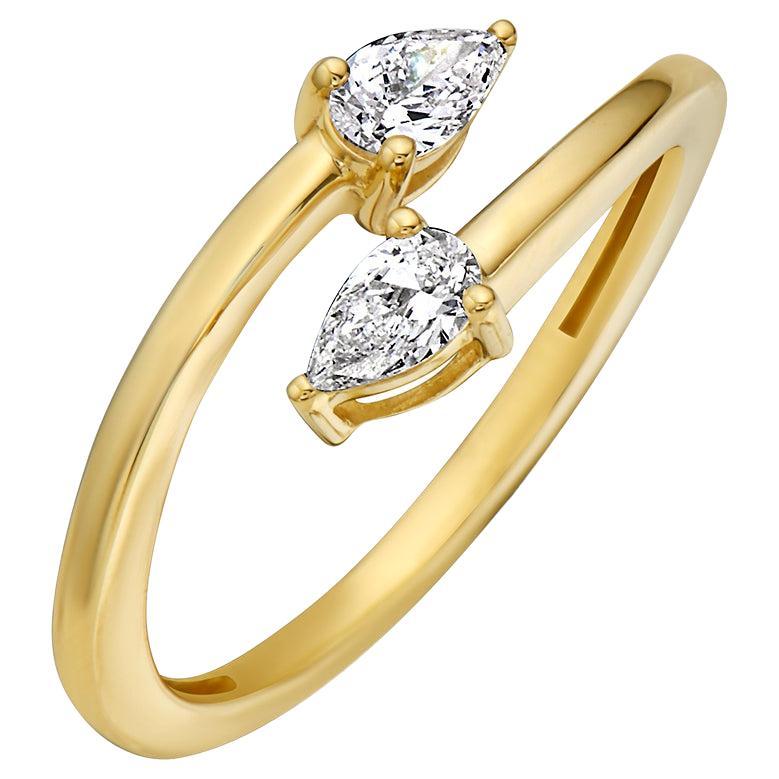 Bague en or jaune 14k Toi Et Moi Diamond Pear Ring en vente