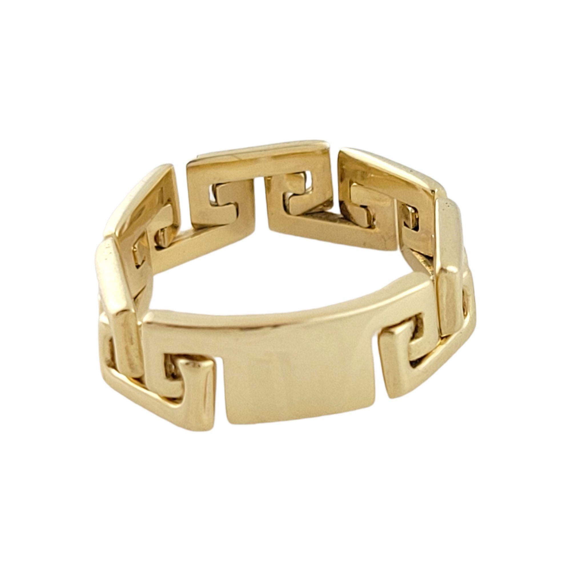 Vintage 14K Yellow Gold Tribal Link Ring Size 6.75

Beautiful tribal link ring made from 14K yellow gold!

Size: 6.75

Weight: 3.3 g/ 2.1 dwt

Hallmark: RCI 14K

Very good condition, professionally polished.

Will come packaged in a gift box or