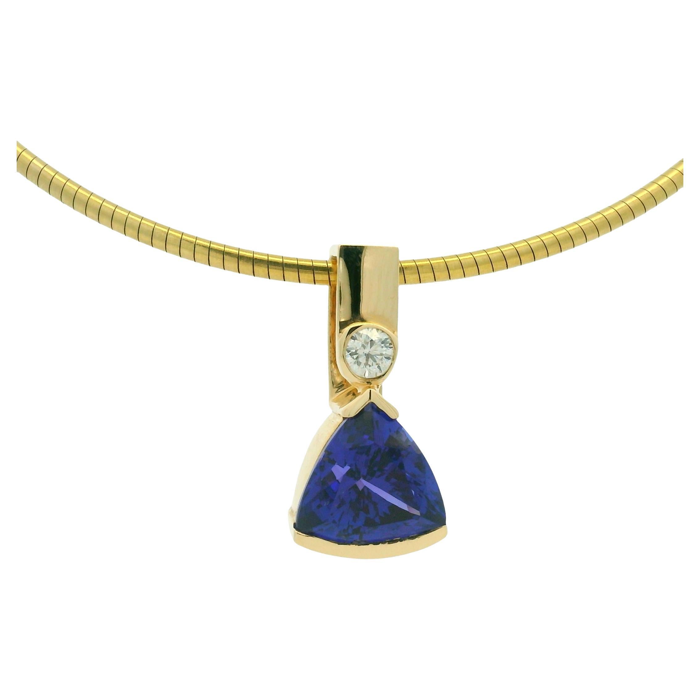 14K Yellow Gold Trillion Cut Tanzanite & Natural Round Diamond Pendant Necklace For Sale