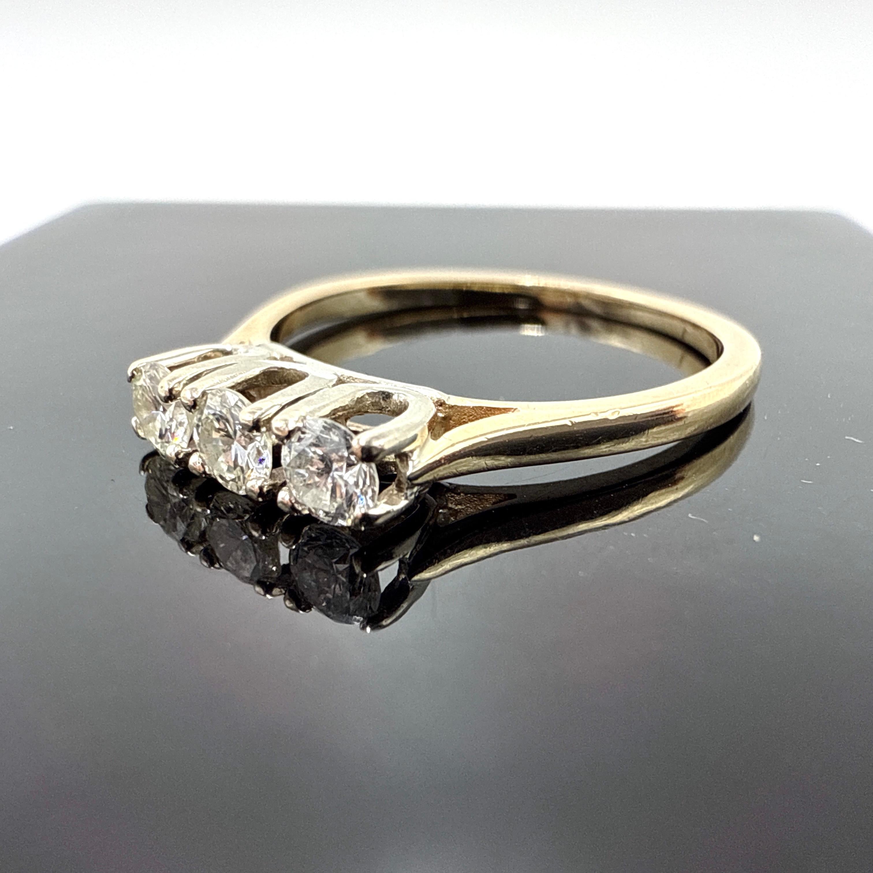14K Yellow Gold Trinity Natural Diamond Ring – VS-2 Clarity, I-J Colour In Good Condition For Sale In Victoria, BC