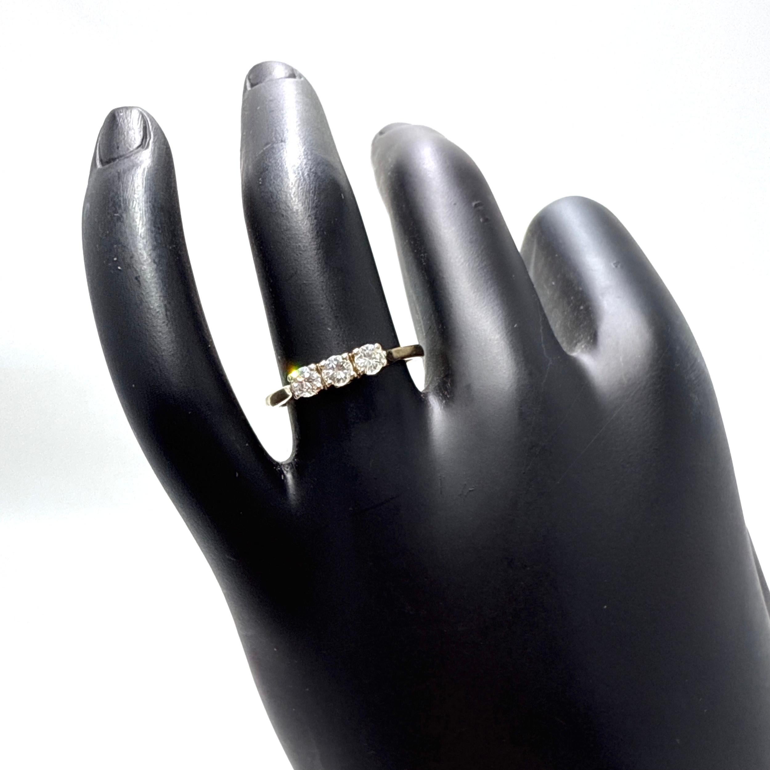 14K Yellow Gold Trinity Natural Diamond Ring – VS-2 Clarity, I-J Colour For Sale 3