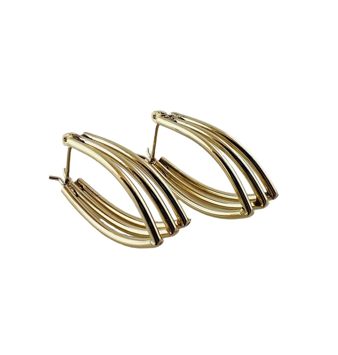 14K Yellow Gold Triple Hoop Earrings #17006 In Good Condition For Sale In Washington Depot, CT