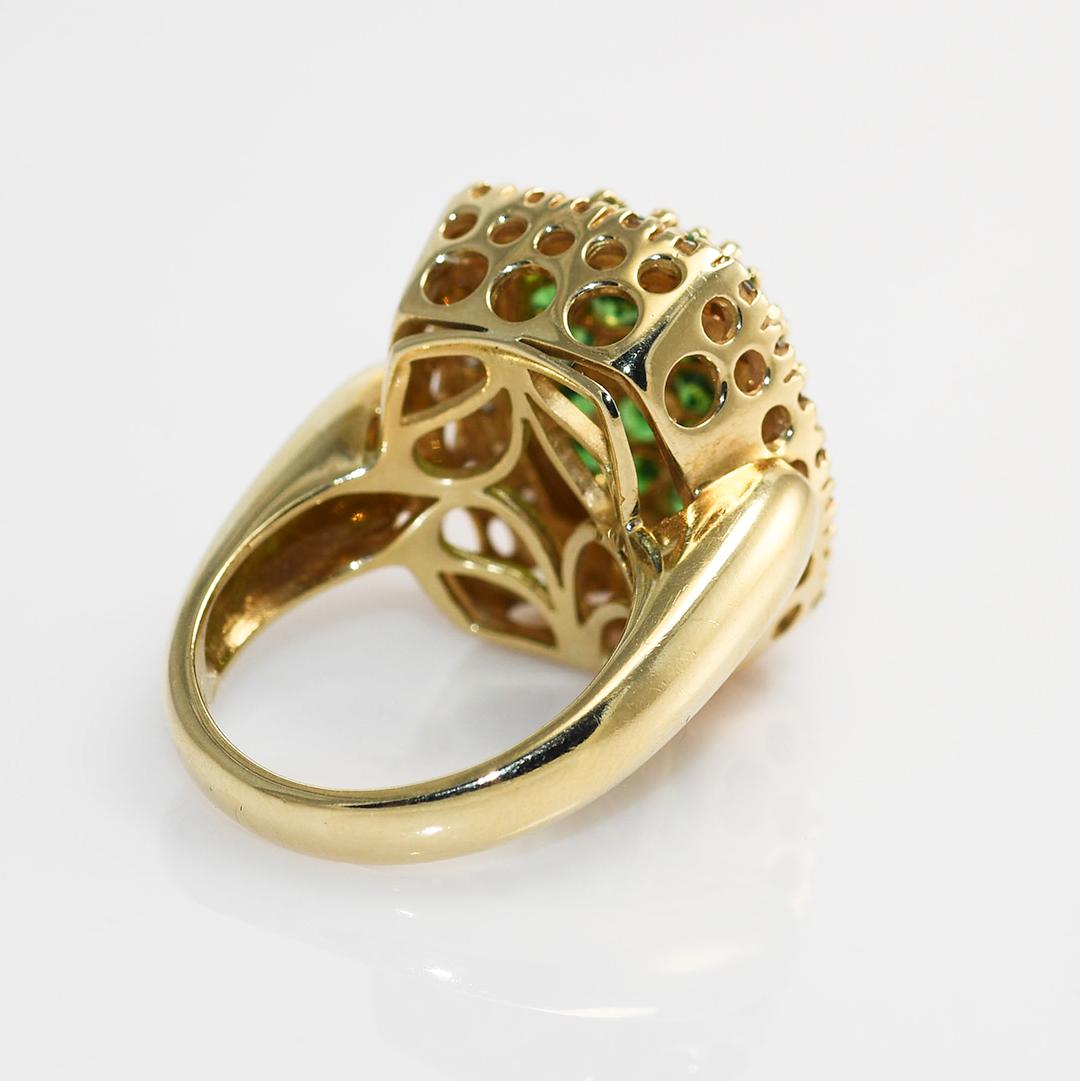 Bague en or jaune 14 carats, grenat tsavorite et diamant 1,06 g Excellent état - En vente à Laguna Beach, CA