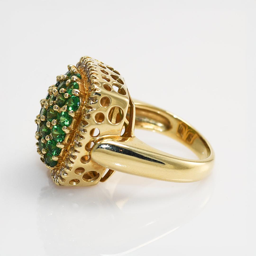 Bague en or jaune 14 carats, grenat tsavorite et diamant 1,06 g en vente 1