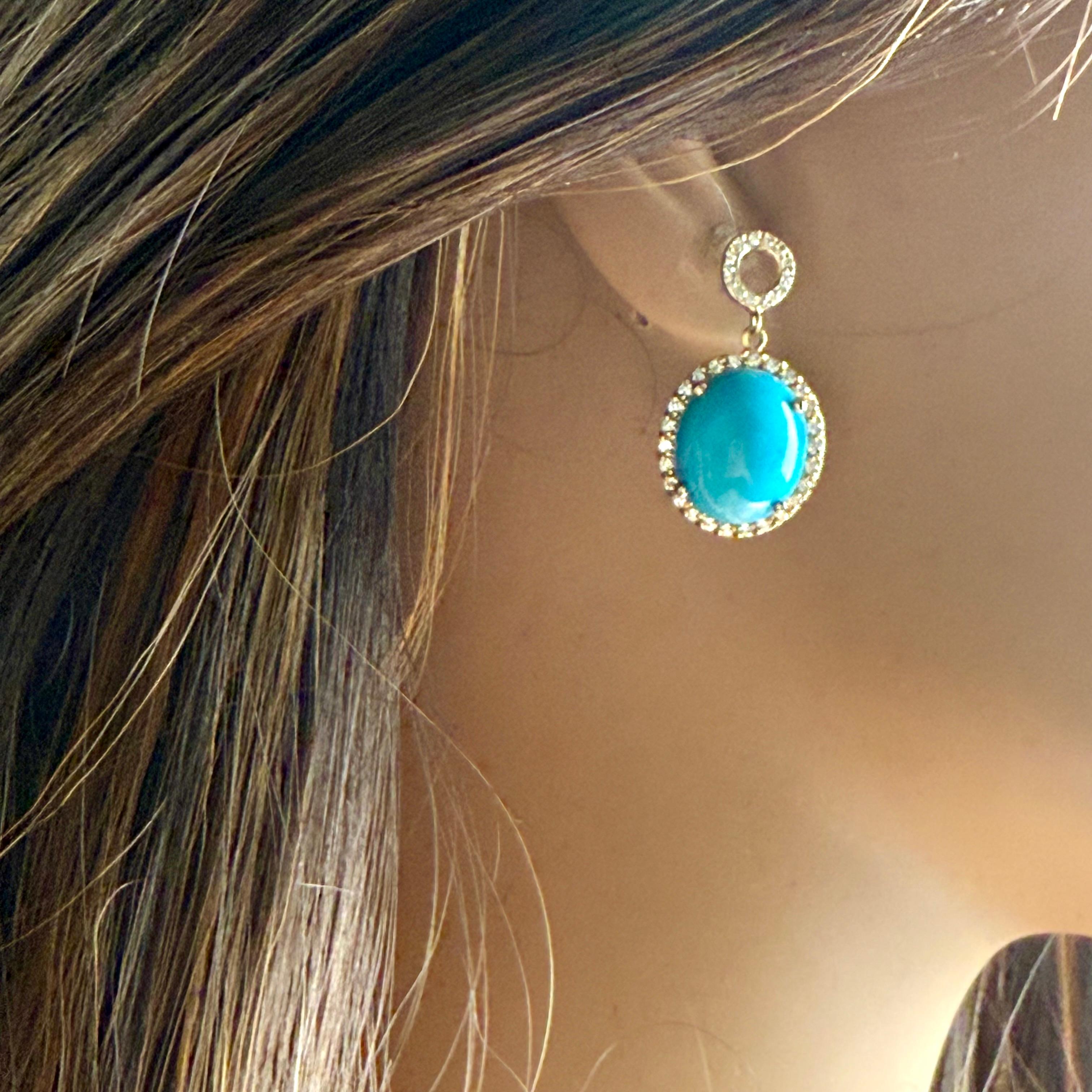 Orecchini a goccia in oro giallo 14K con turchese e diamanti Turchese 25,00 carati in vendita 1