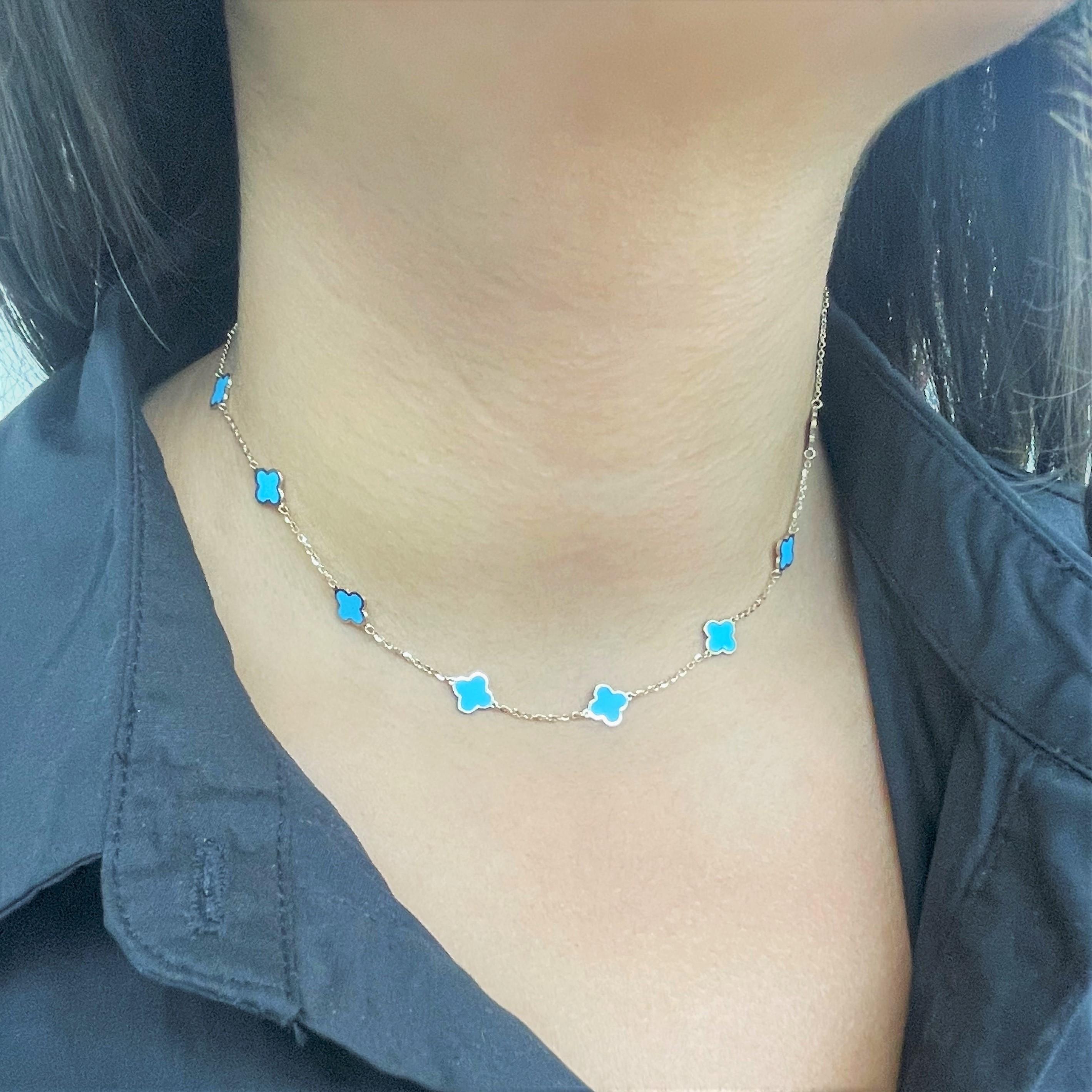14k Yellow Gold & Turquoise Inlay Station Clover Necklace In New Condition For Sale In Great neck, NY