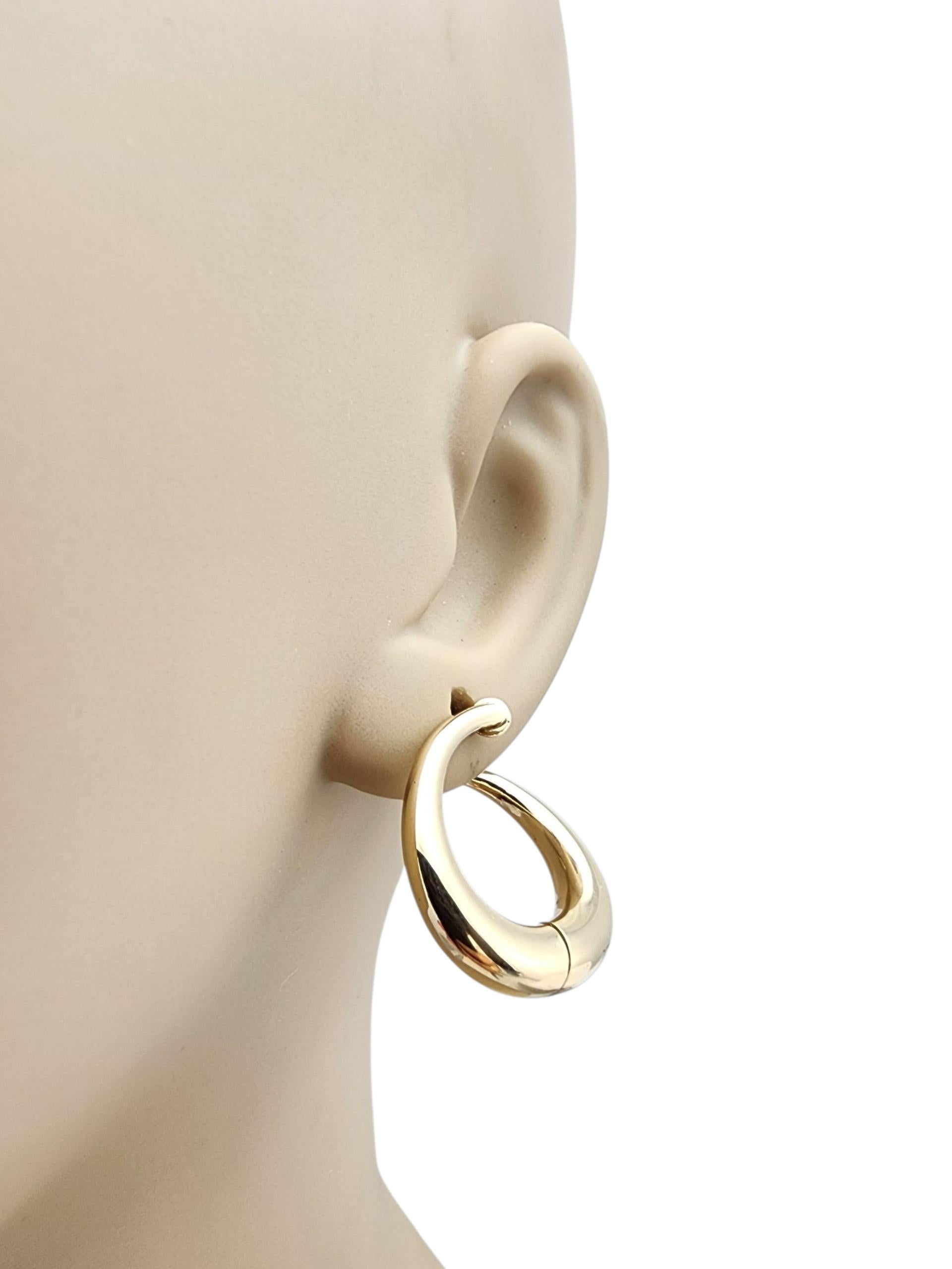 Pendientes de aro abiertos de oro amarillo de 14 quilates #22704 en venta 4