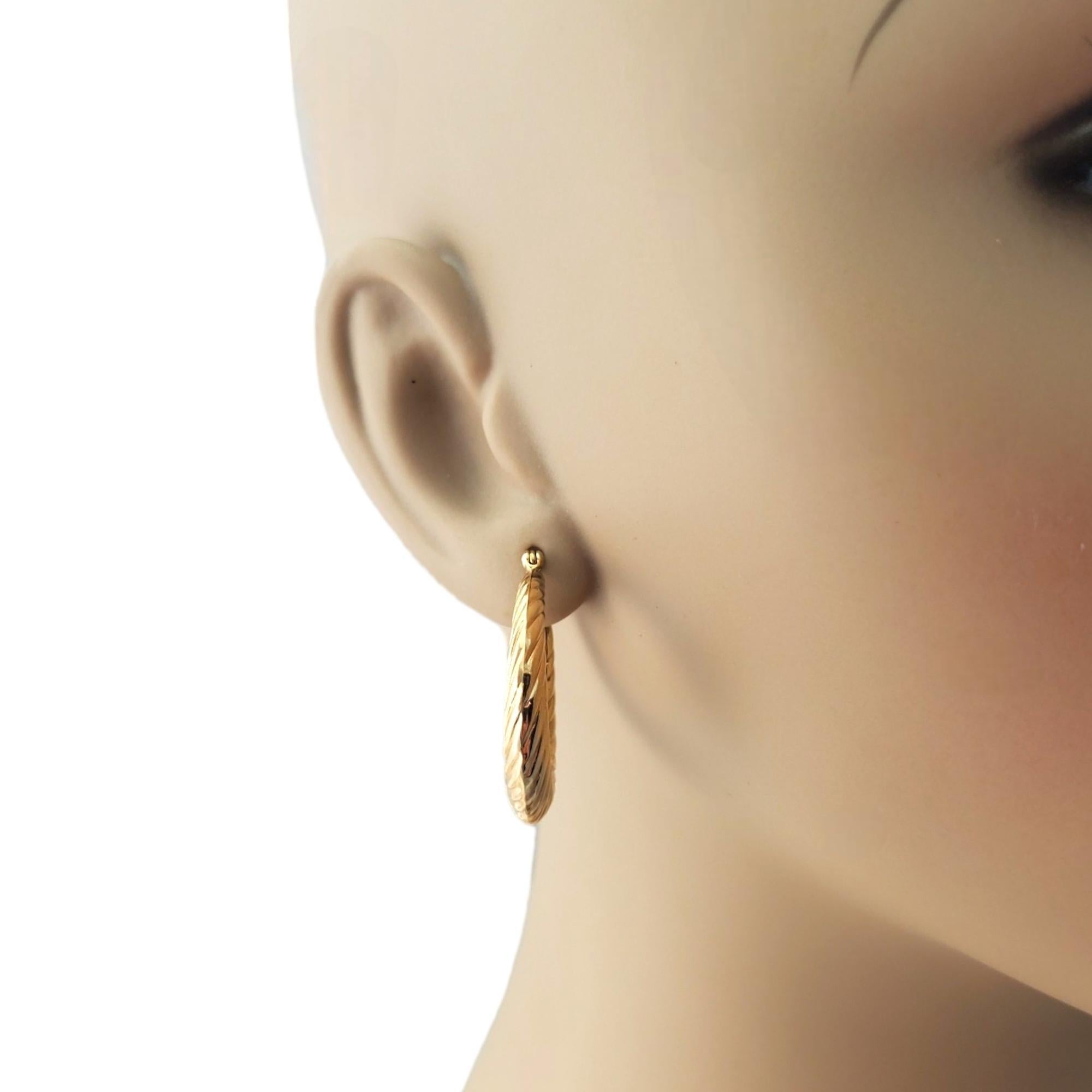 14K Yellow Gold Twist Ribbed Hoop Earrings #18107 For Sale 4