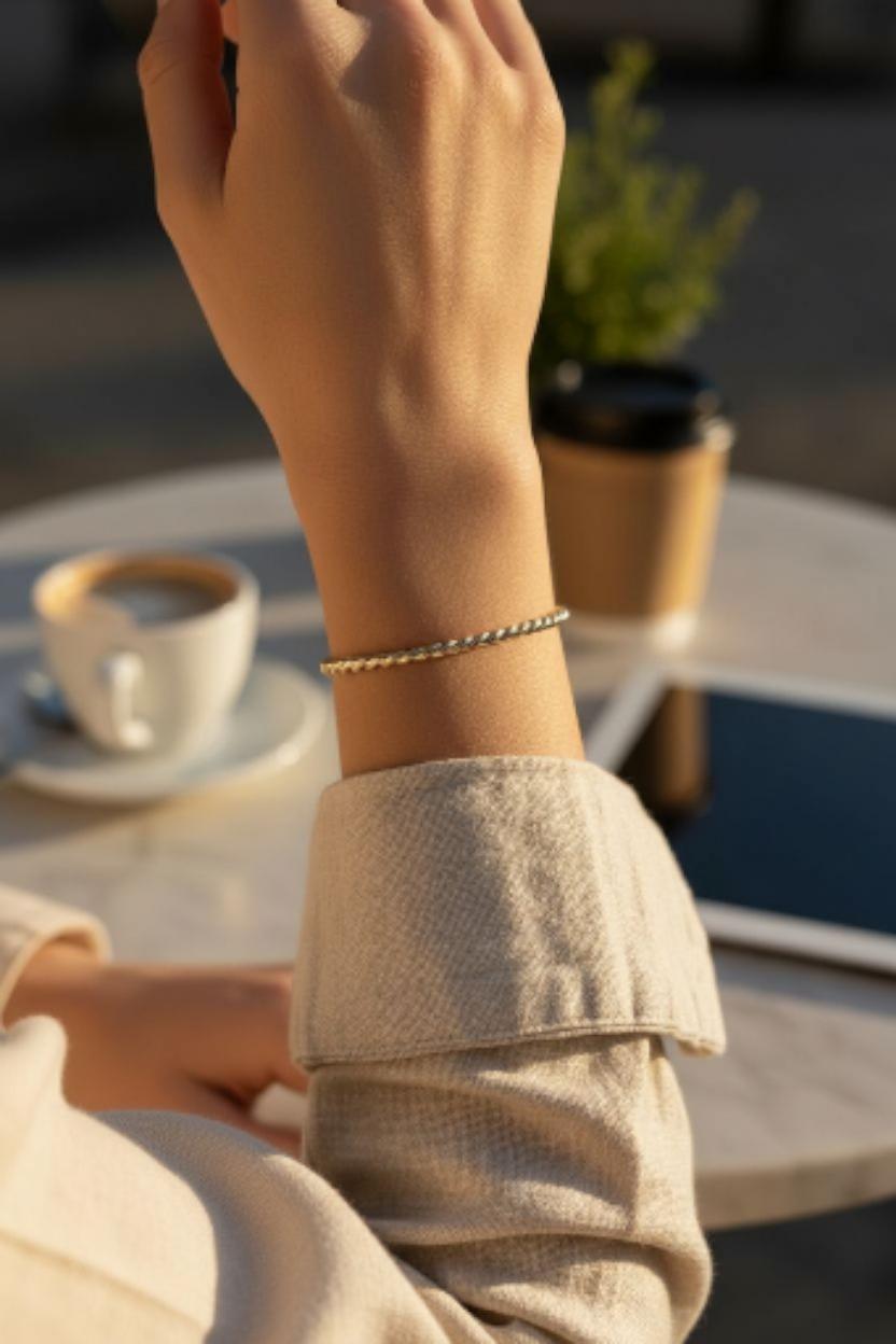 Pulsera brazalete retorcida de oro amarillo de 14 quilates

Esta pulsera brazalete de oro amarillo de 14 quilates elegantemente retorcida atrapa la luz con cada movimiento. Perfectamente sutil para cualquier look.

Sello: 14k

Peso: 5,5 g / 3,5