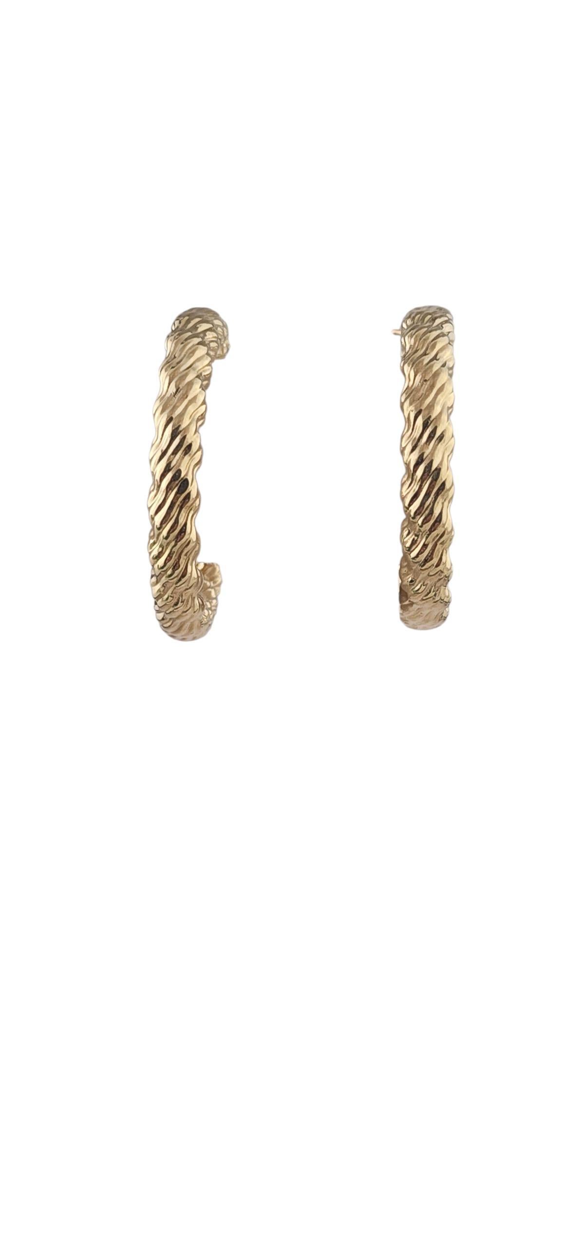 Boucles d'oreilles en or jaune 14k avec câble torsadé #23064 Pour femmes en vente