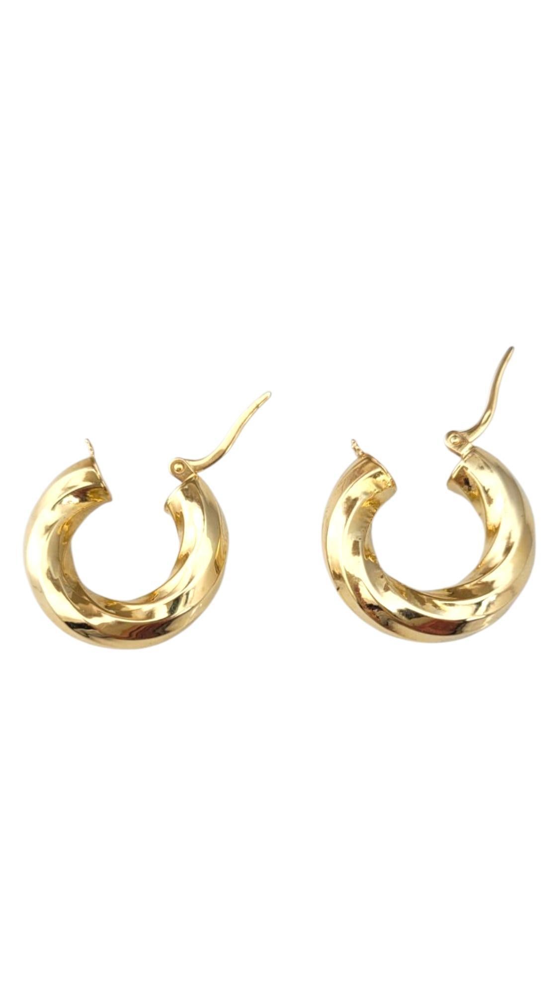 14K Yellow Gold Twisted Hoop Earrings #21703 im Zustand „Gut“ im Angebot in Washington Depot, CT