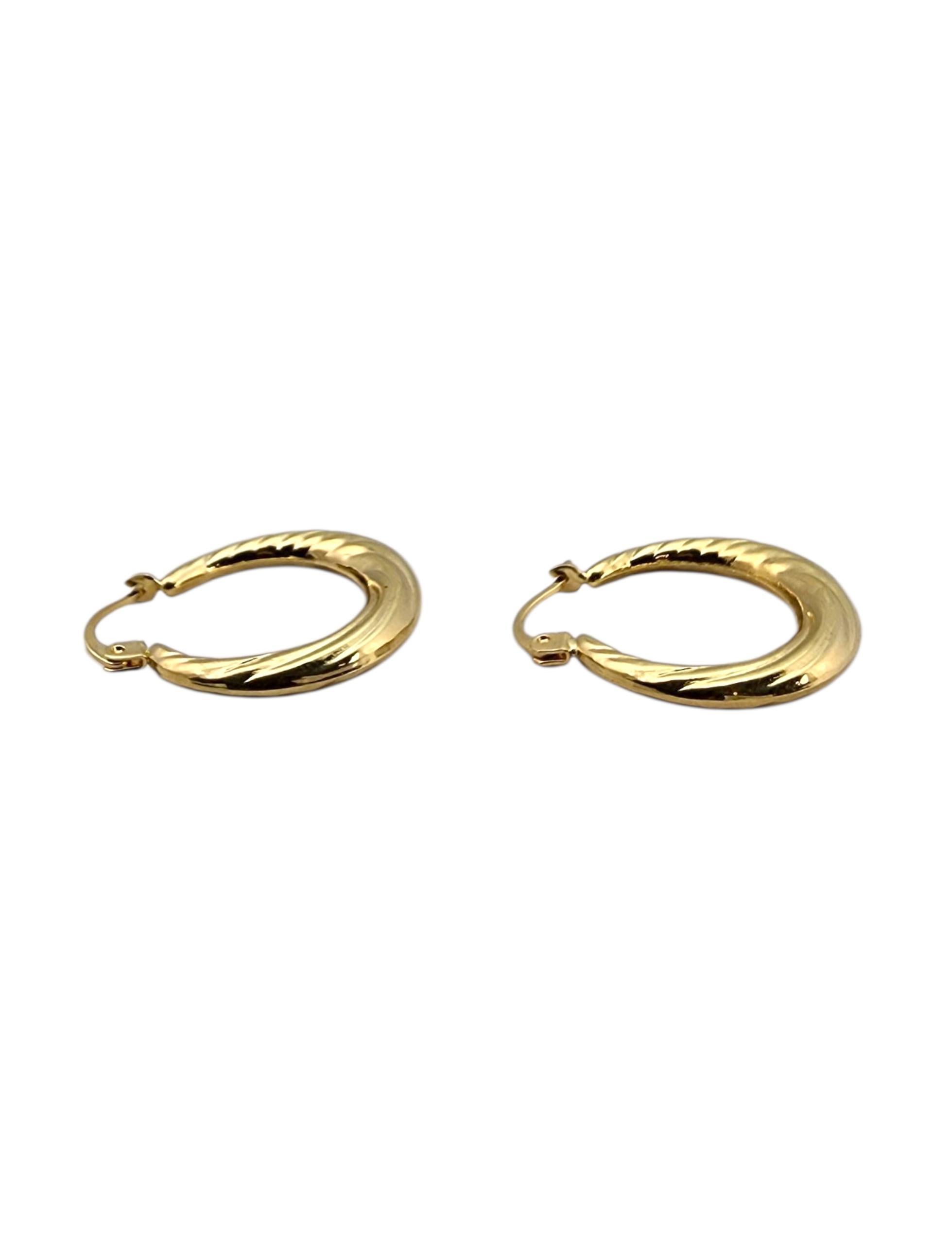 14K Yellow Gold Twisted Hoop Earrings #22724 In Good Condition For Sale In Washington Depot, CT