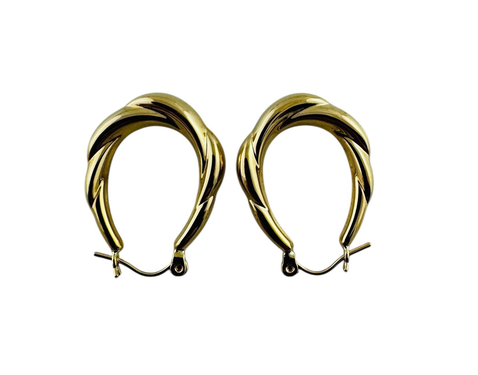 14K Yellow Gold Twisted Oval Hoop Earrings #20687 In Good Condition For Sale In Washington Depot, CT