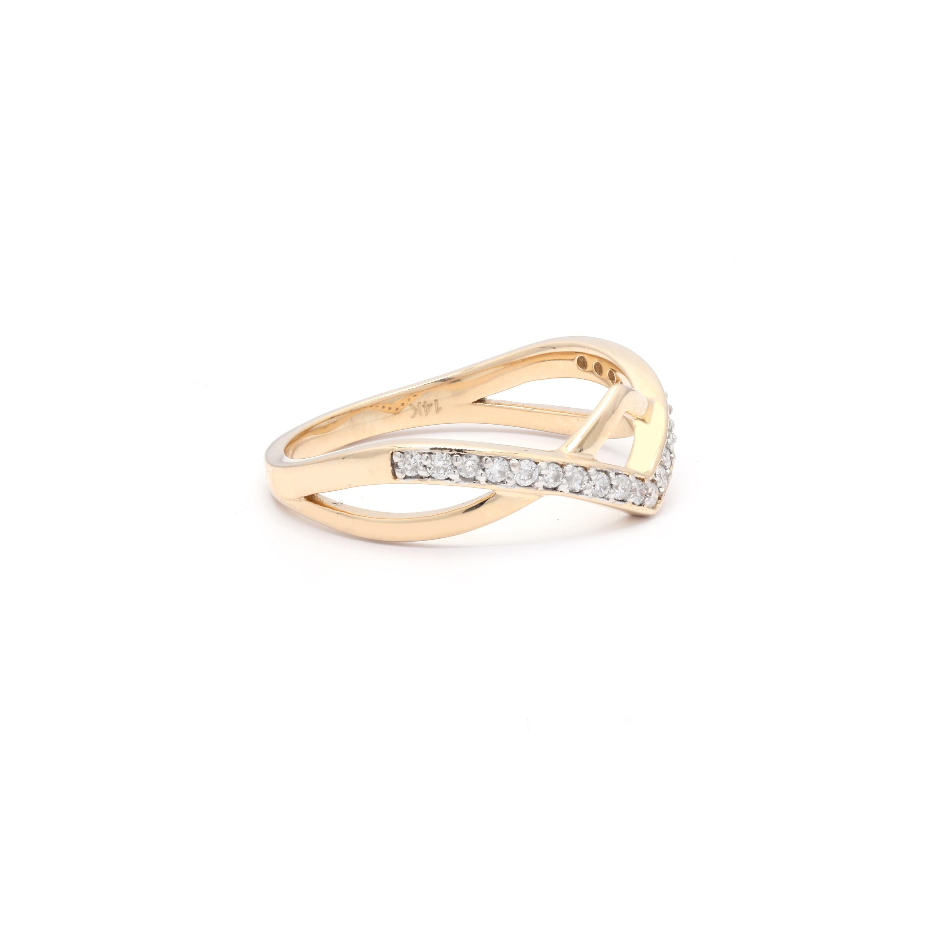 For Sale:  14K Yellow Gold Twisted Chevron Diamond Ring for Women 3